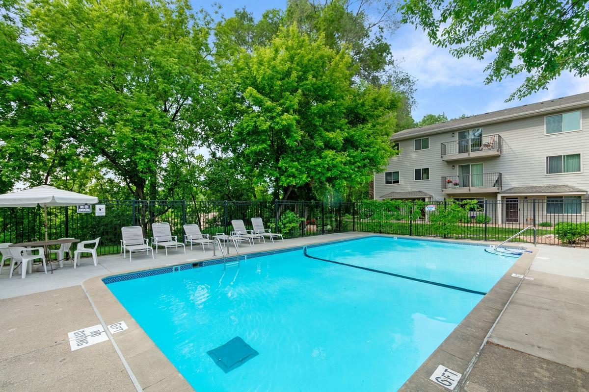2nd image of 2110 Ridge Dr, Saint Louis Park, MN 55416