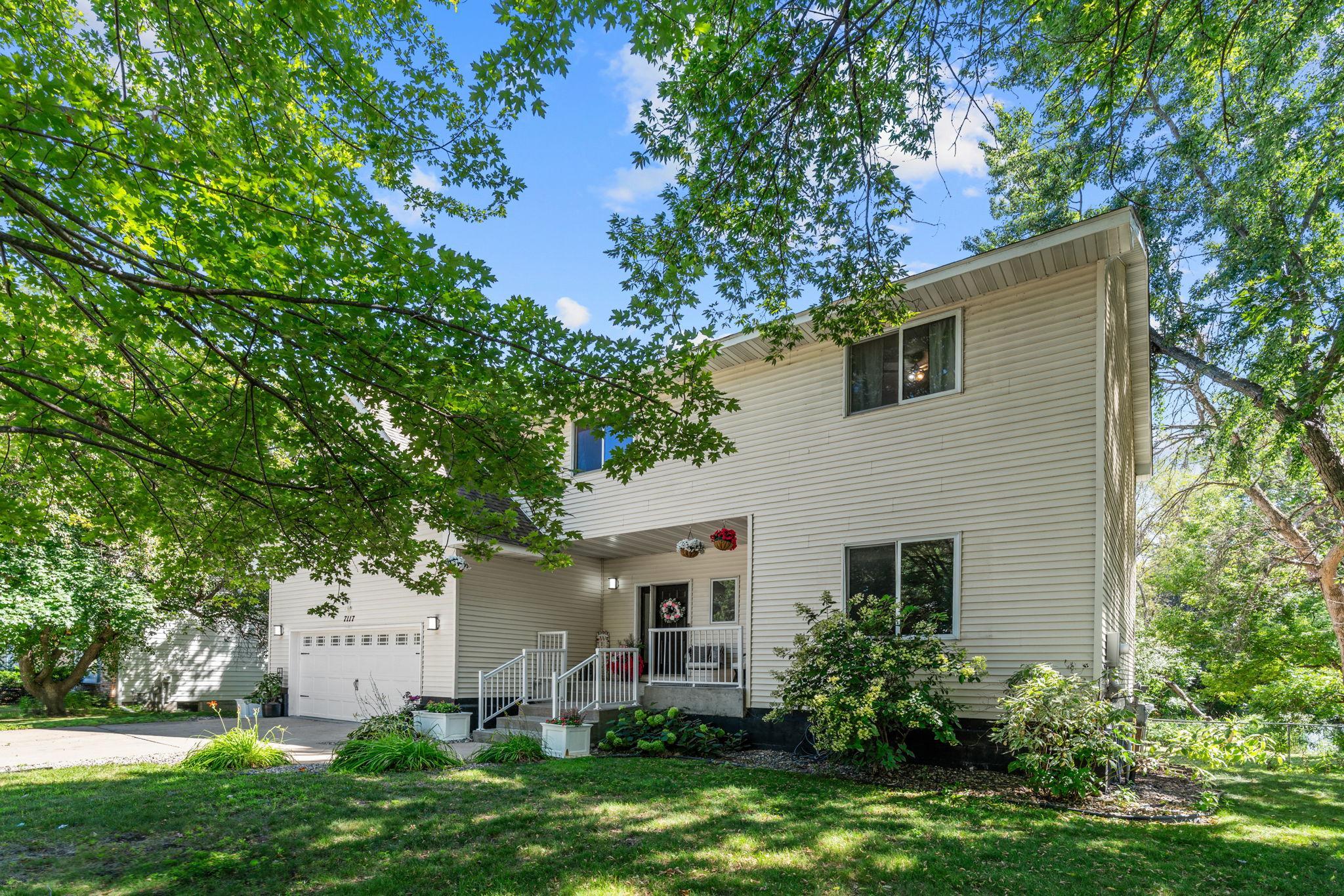 2nd image of 7117 Courtly Rd, Saint Paul, MN 55125 | MLS# 7108238