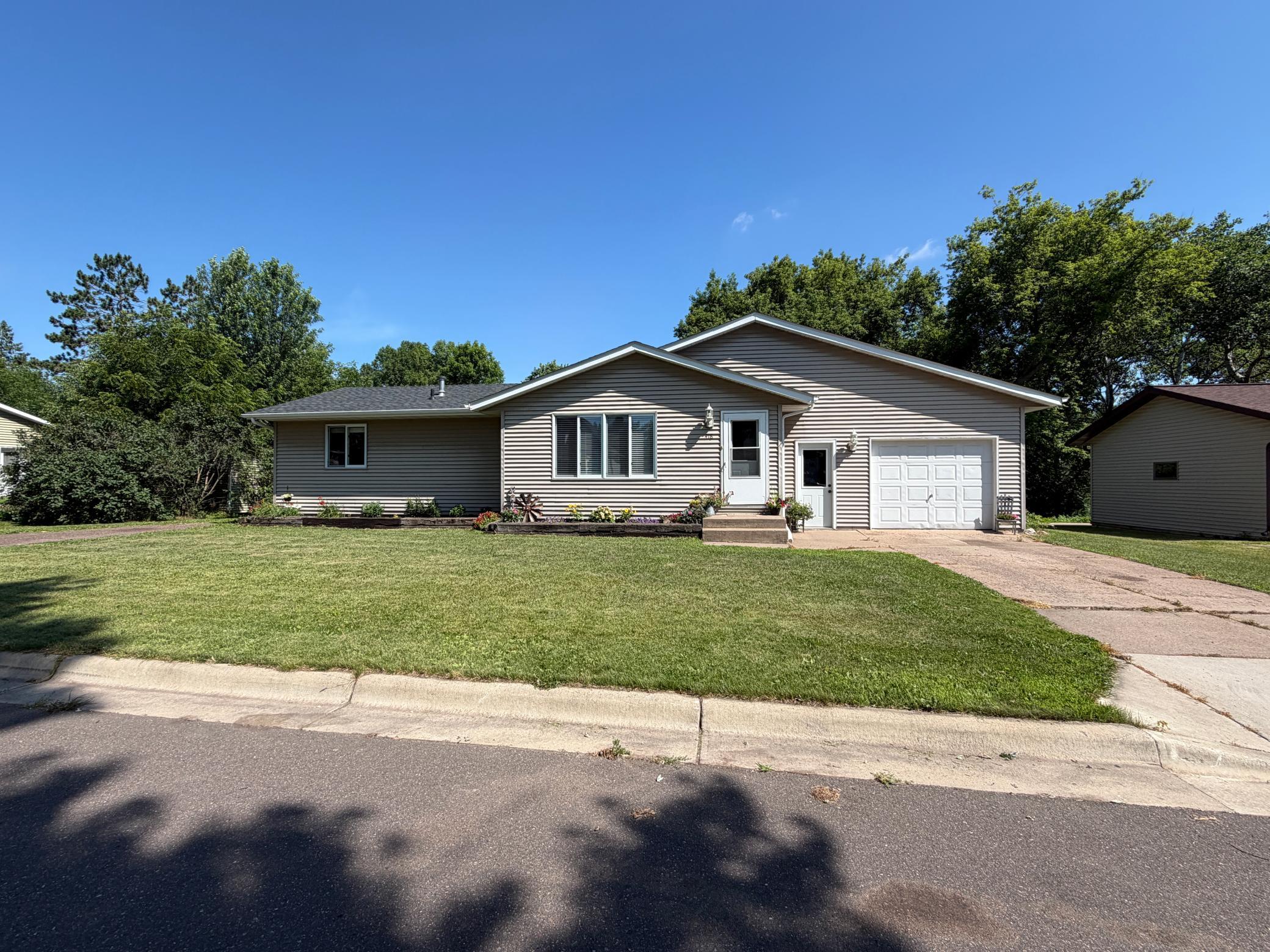 1st image of 418 1st St, Sandstone, MN 55072 | MLS# 7108262