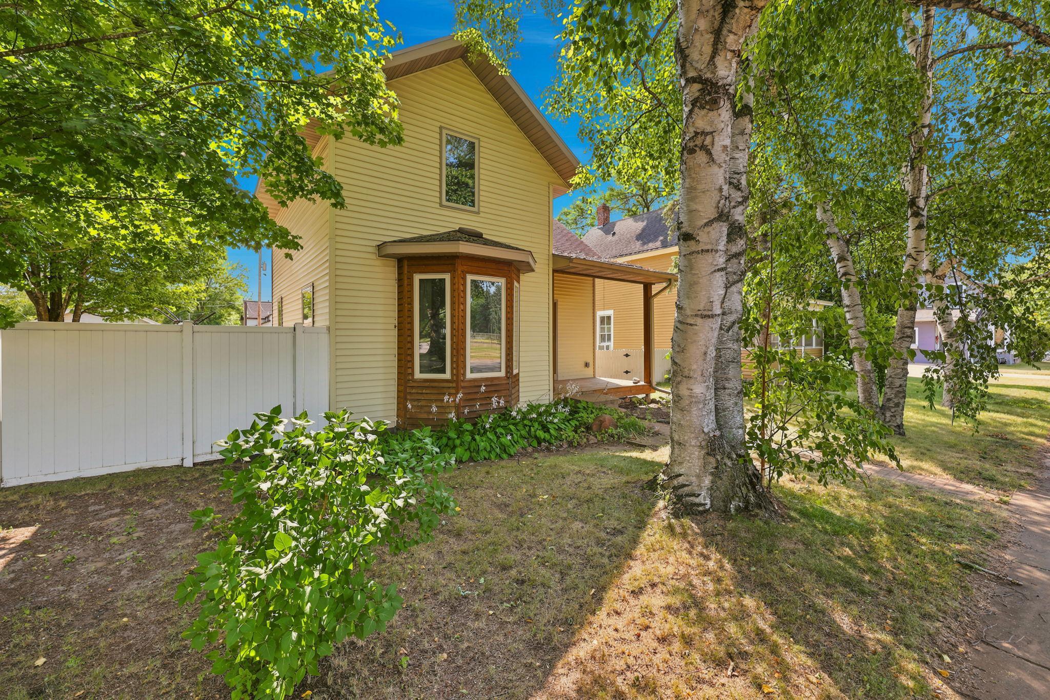 1st image of 614 N 8th St, Brainerd, MN 56401 | MLS# 7108302