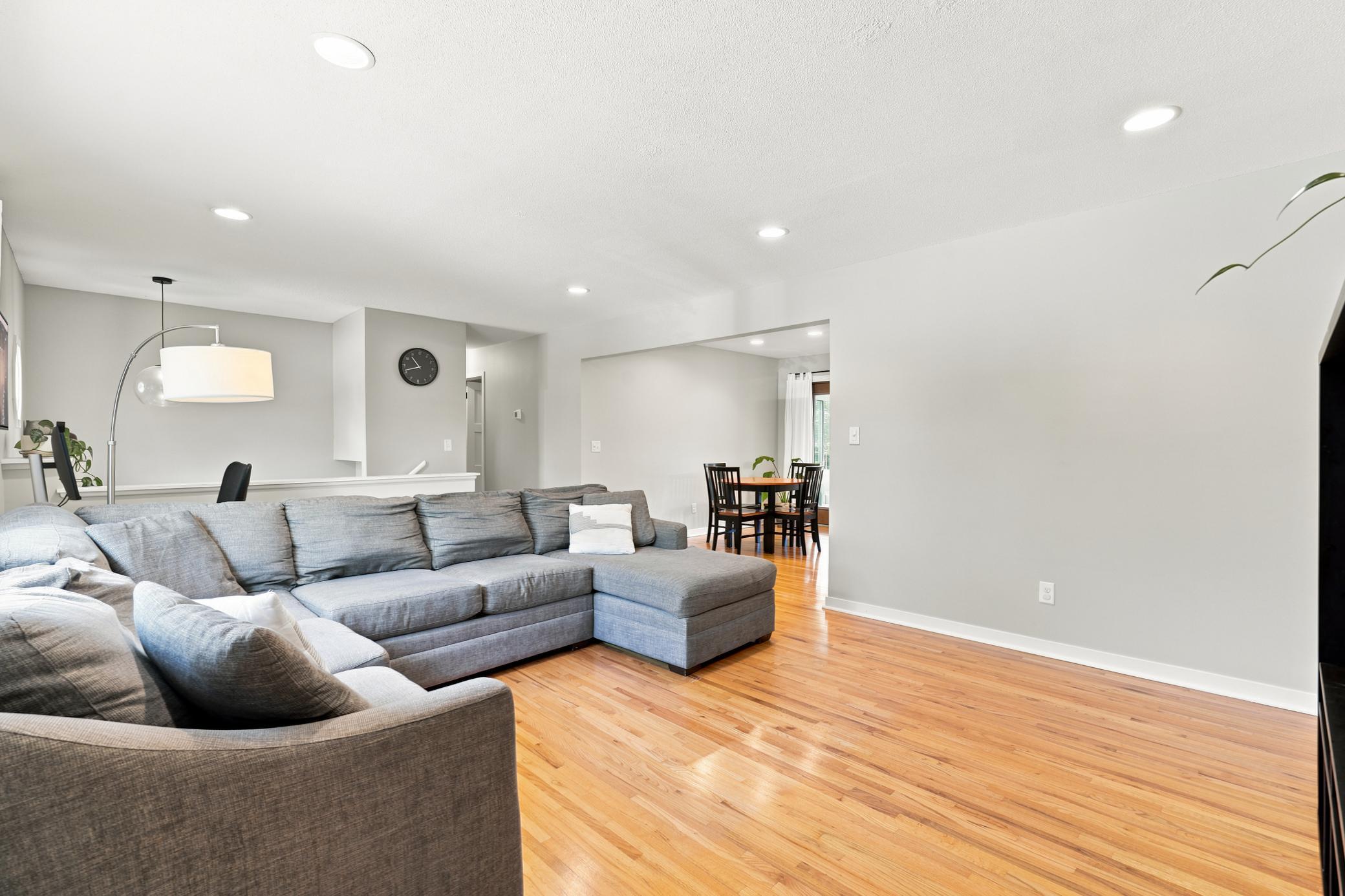 2nd image of 3224 Hillsboro Ave N, New Hope, MN 55427 | MLS# 7108321