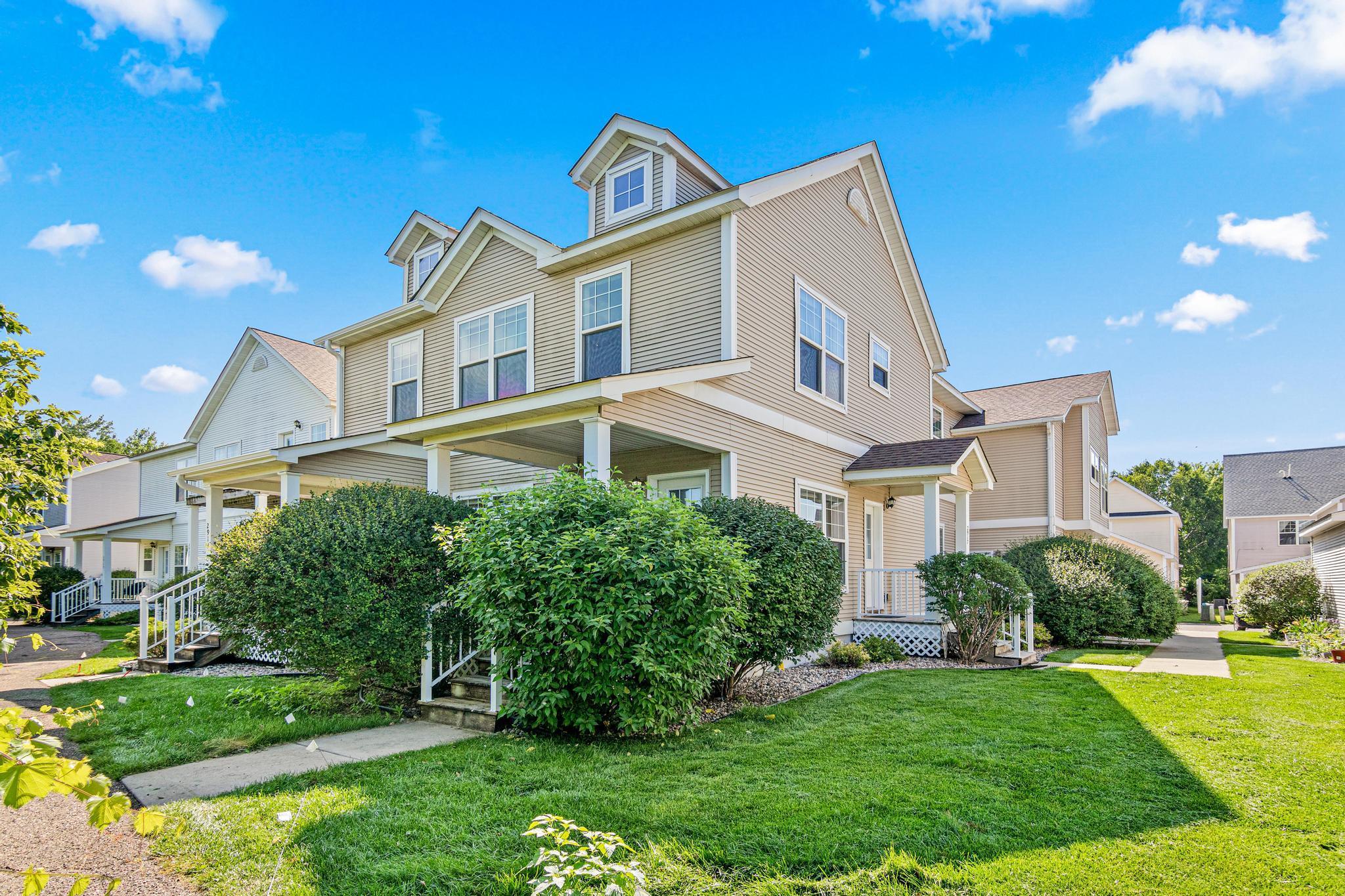 1st image of 2917 Hemingway Dr, Chaska, MN 55318 | MLS# 7108332