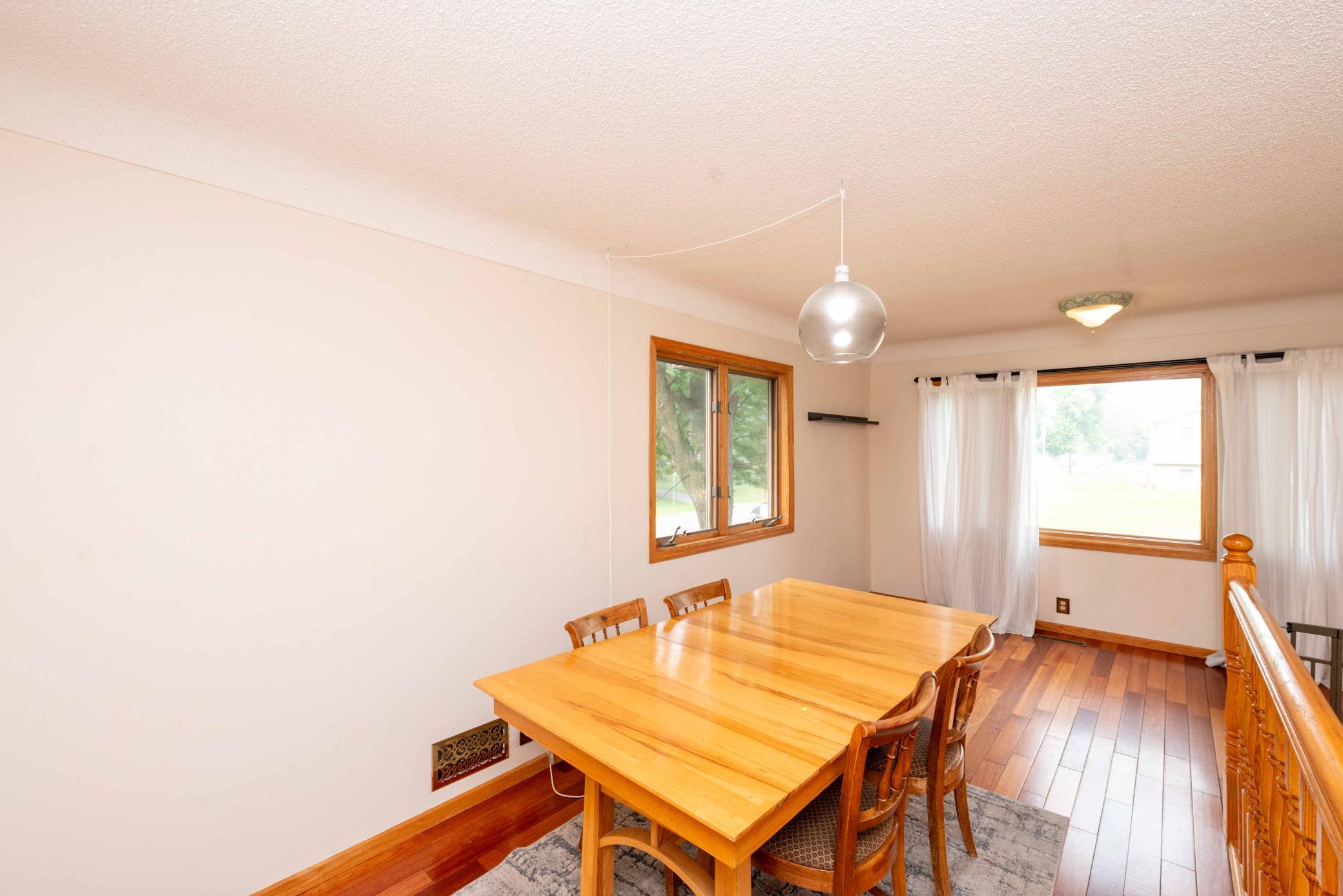 5th image of 3488 Midland Ct, Saint Paul, MN 55110 | MLS# 7108371