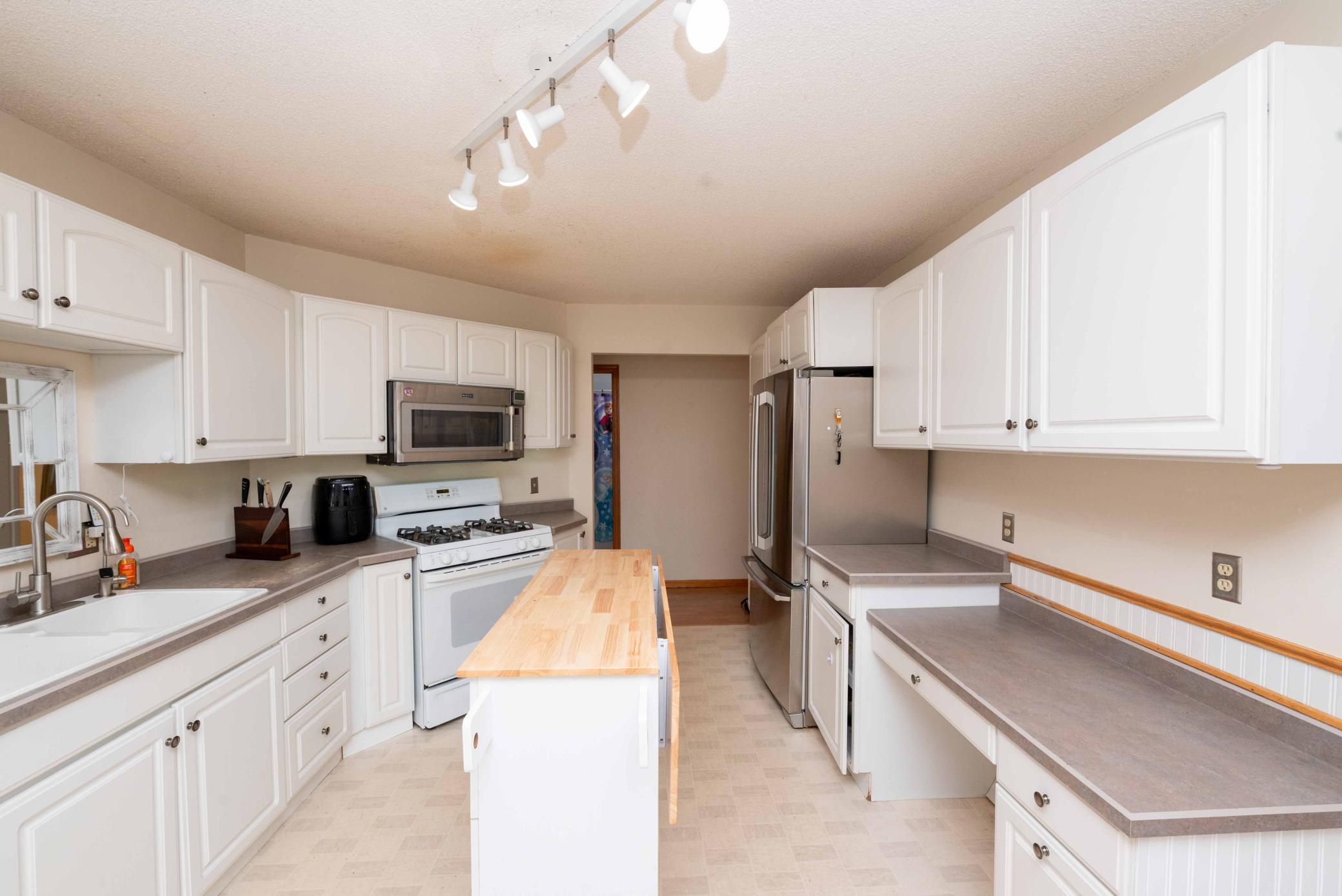 2nd image of 3488 Midland Ct, Saint Paul, MN 55110 | MLS# 7108371