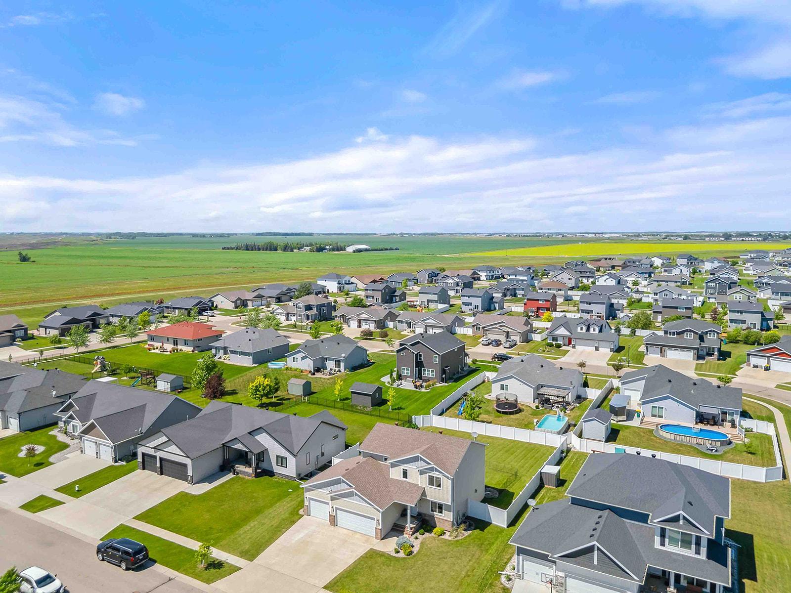3rd image of 2420 Harbor Ln, West Fargo, ND 58078 | MLS# 7108410