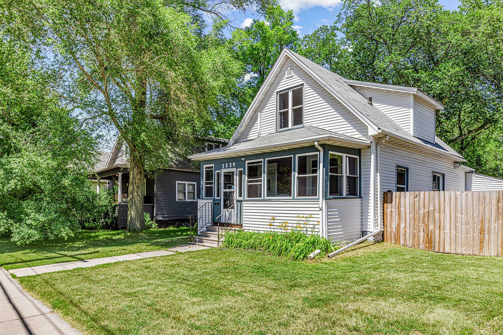 2nd image of 1329 1st Ave N, Fargo, ND 58102 | MLS# 7108412