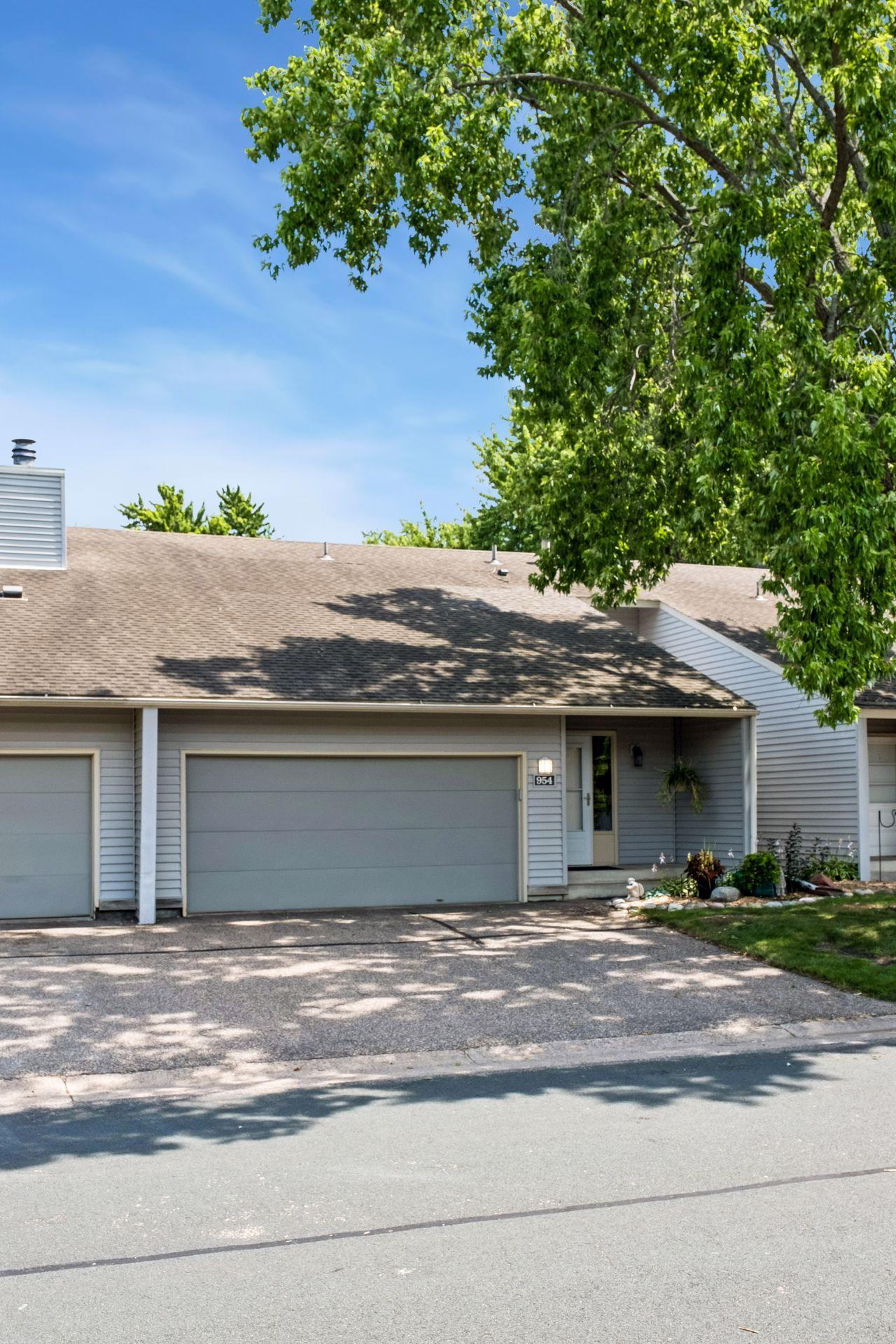 Homes for sale in Shoreview, MN | 954 Carmel Ct, Shoreview, MN 55126 | MLS# 7108437