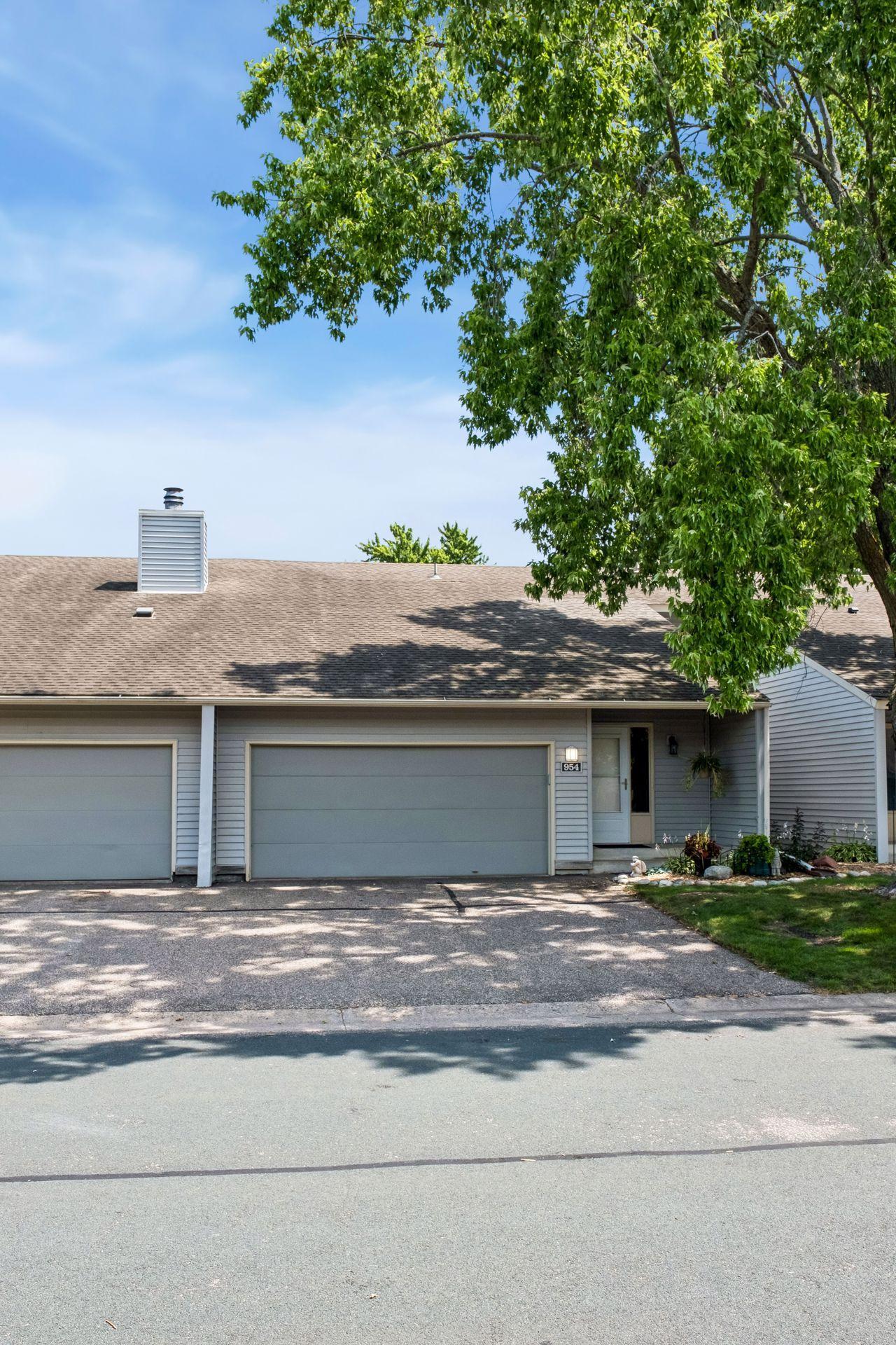 Homes for sale in Shoreview, MN | 954 Carmel Ct, Shoreview, MN 55126 | MLS# 7108437