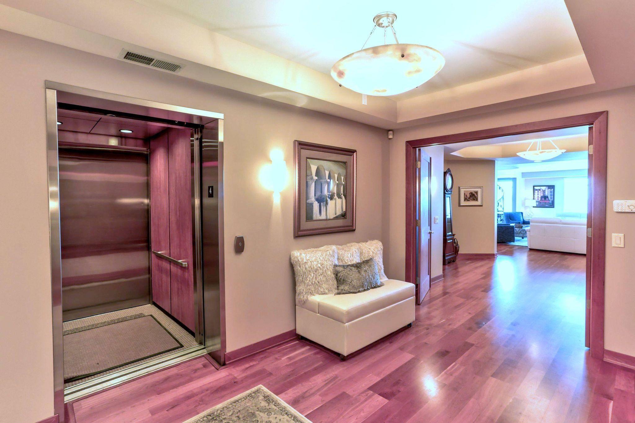 2nd image of 1070 Grandview Ct Ne #406, Minneapolis, MN 55421 | MLS# 7108466
