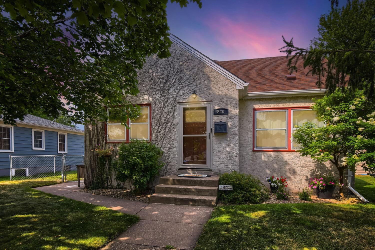 1st image of 820 4th Ave S, South Saint Paul, MN 55075 | MLS# 7108485