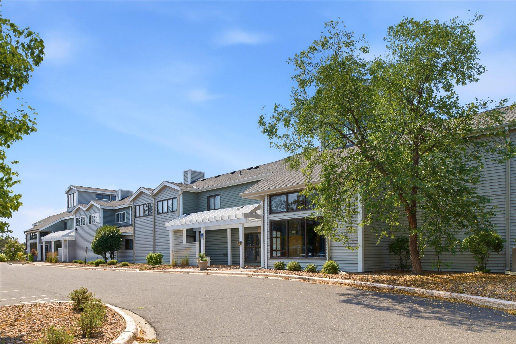 1st image of 1372 Carling Dr #307, Saint Paul, MN 55108 | MLS# 7108575