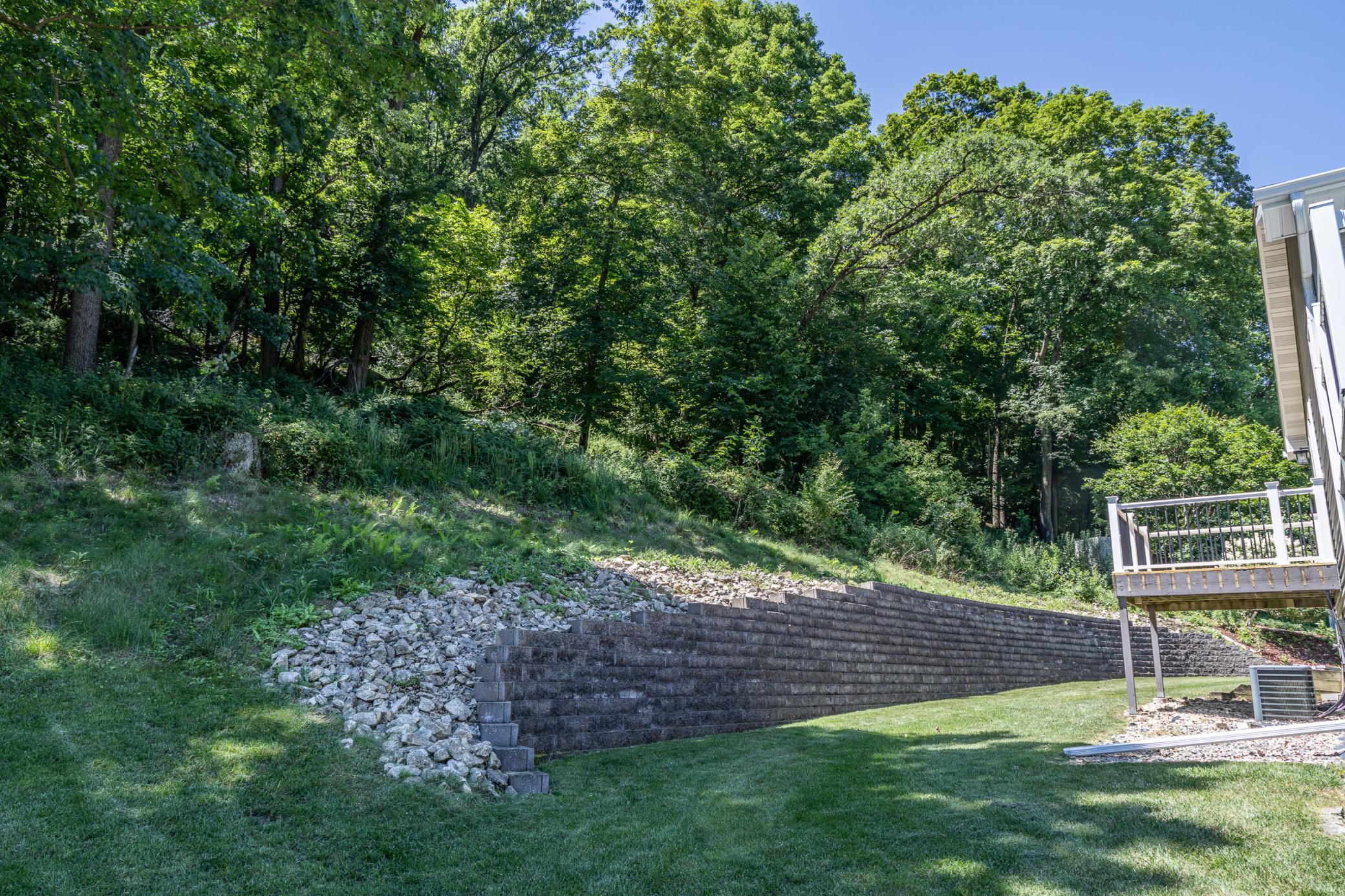 4th image of 395 Pleasant Hill Dr, Winona, MN 55987 | MLS# 7108748