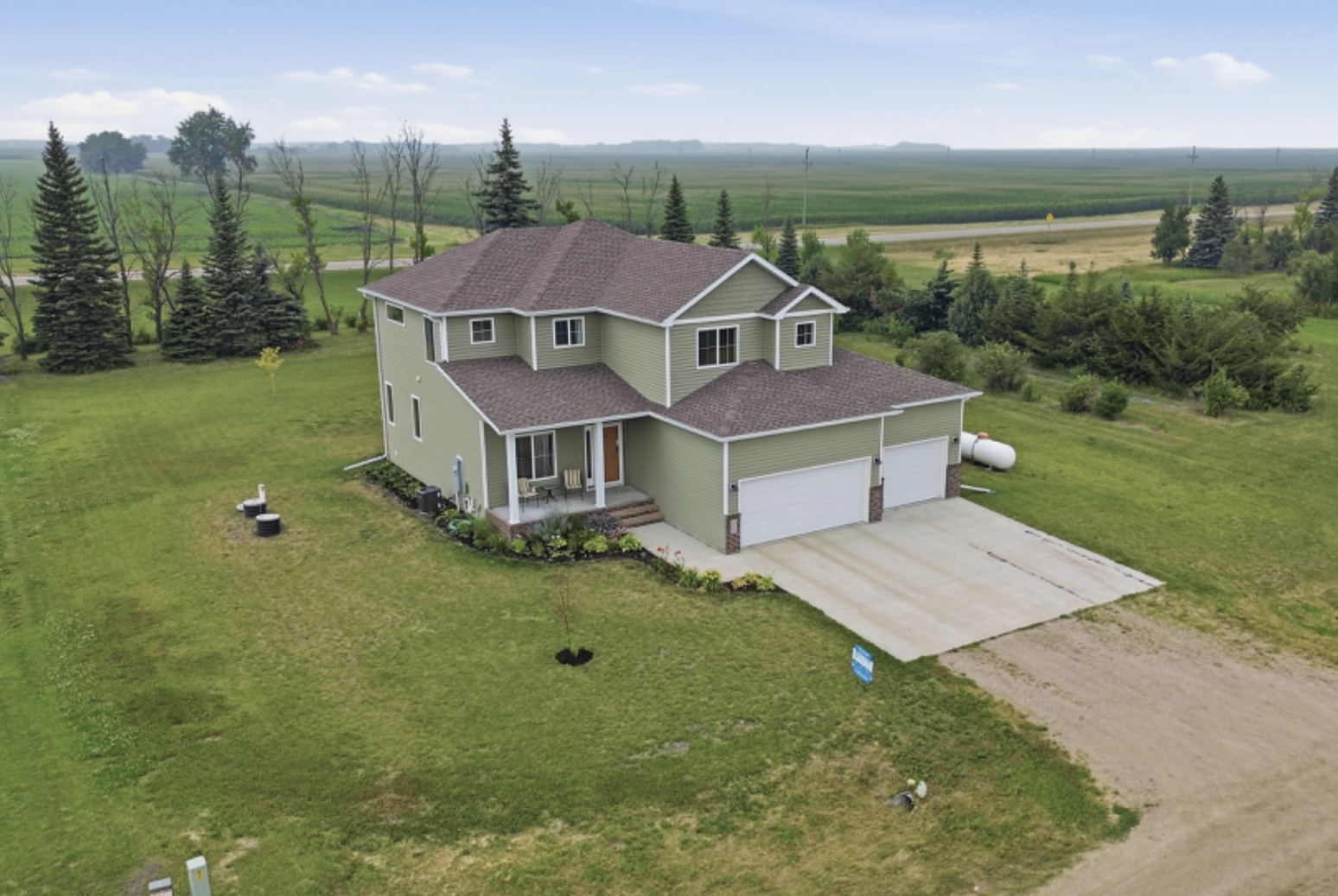 2nd image of 605 Sheyenne Dr, Abercrombie, ND 58001 | MLS# 7108820