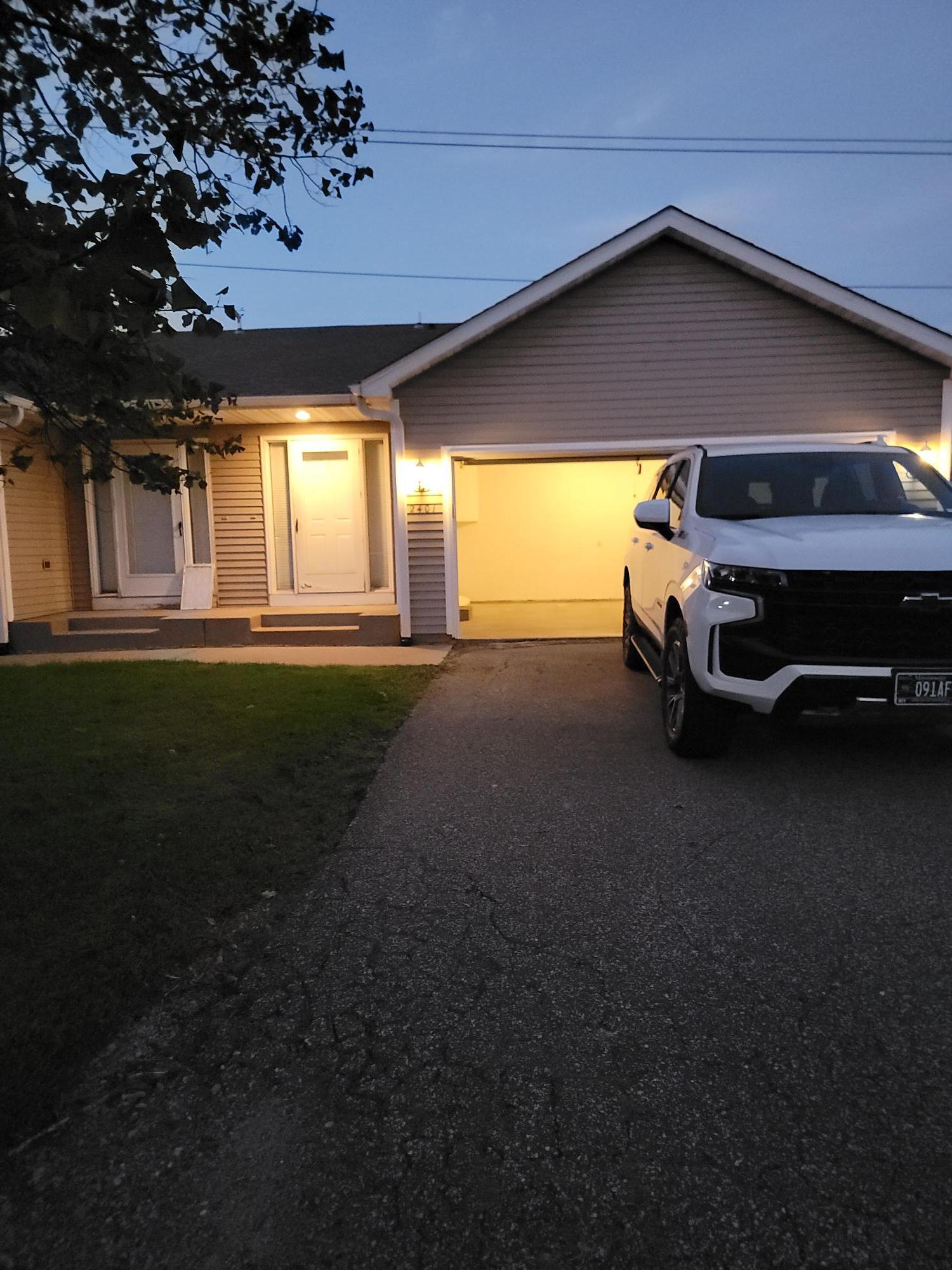 2nd image of 2401 Brenner Ct, Saint Paul, MN 55113 | MLS# 7108835
