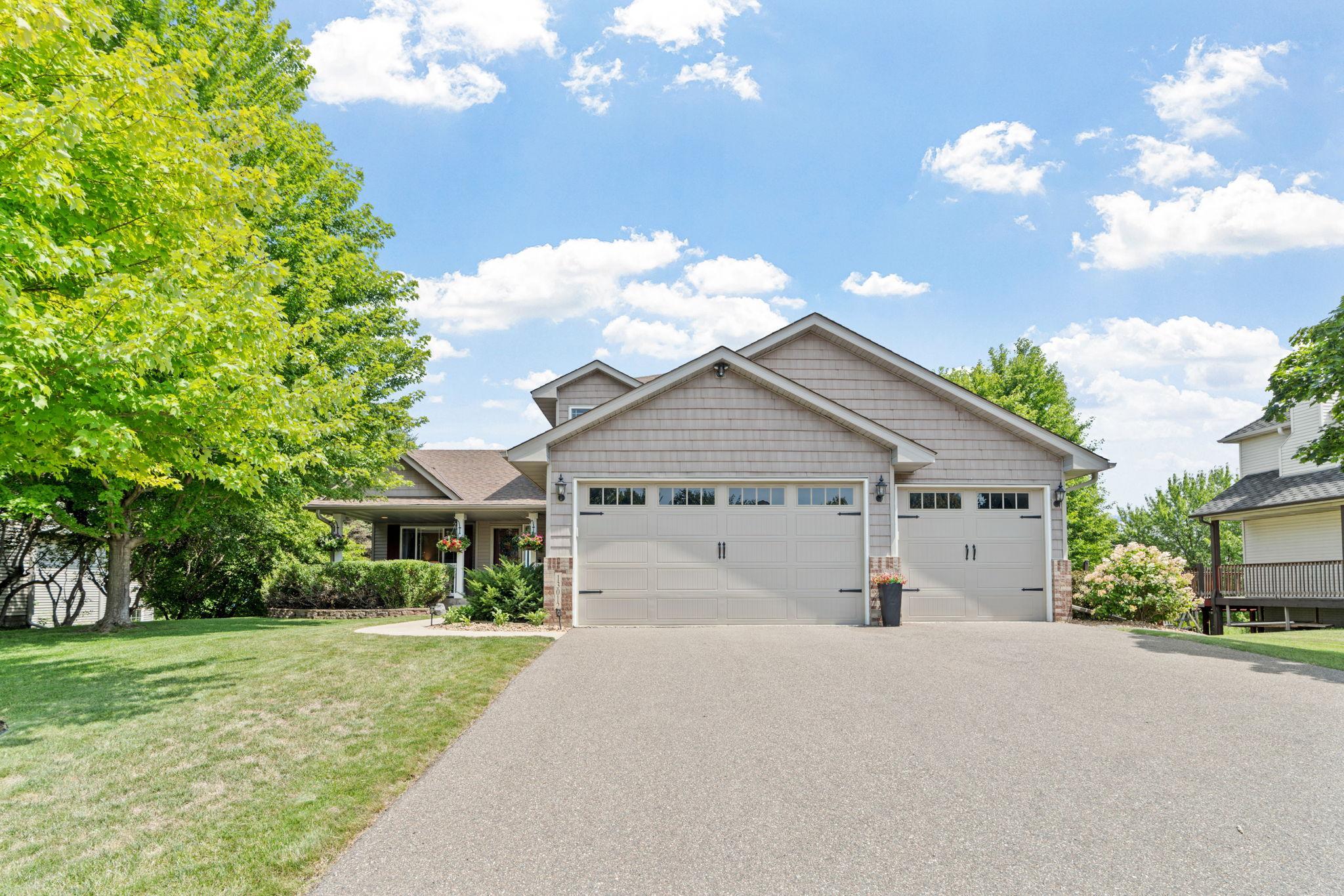 1st image of 13012 Oakwood Dr, Rogers, MN 55374 | MLS# 7108891