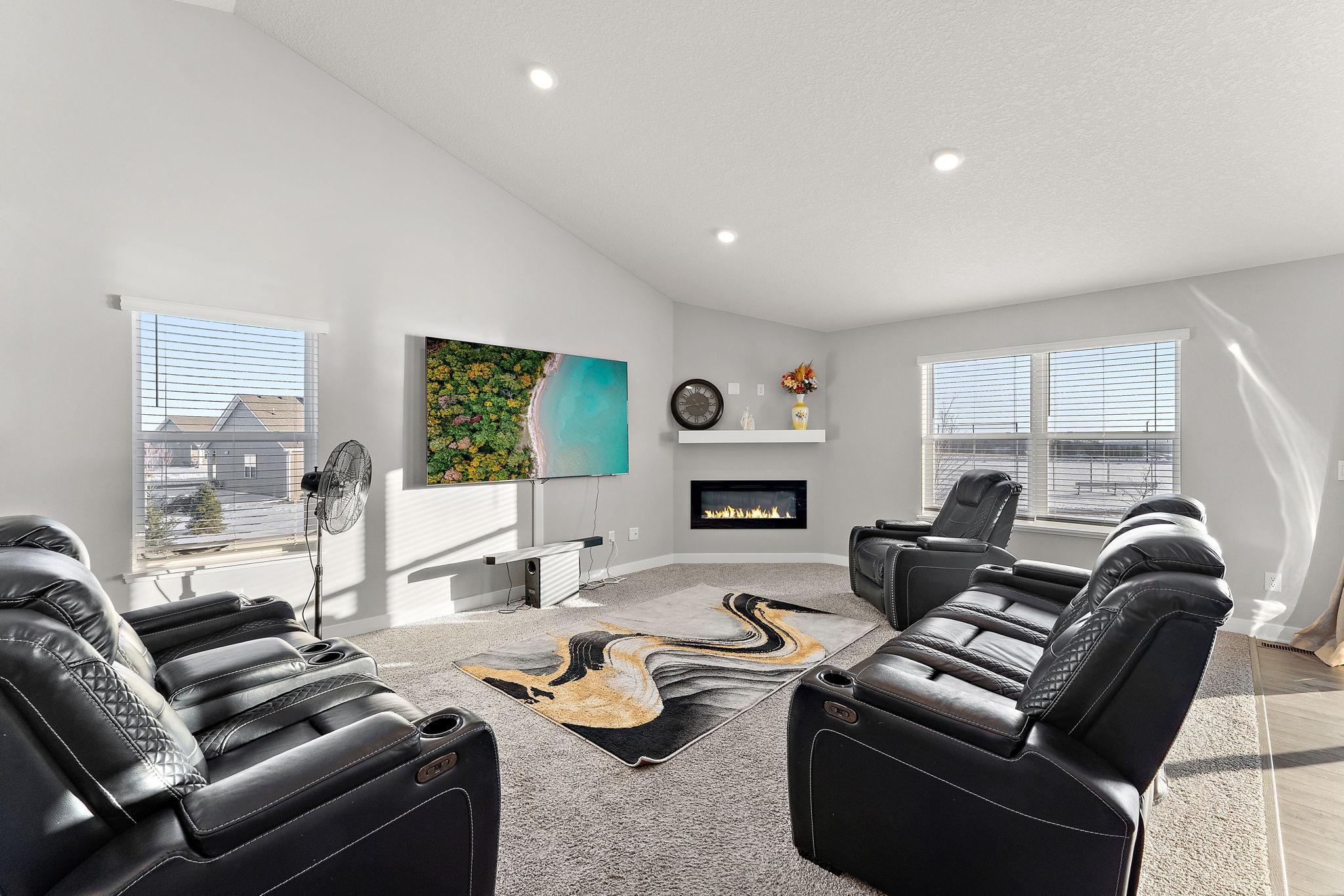 2nd image of 5124 Mustang Cir, Saint Paul, MN 55129 | MLS# 7108965