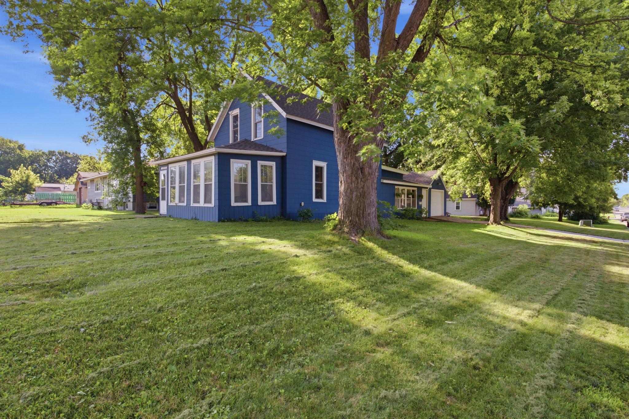 2nd image of 1223 Litchfield Ave Sw, Willmar, MN 56201 | MLS# 7108996