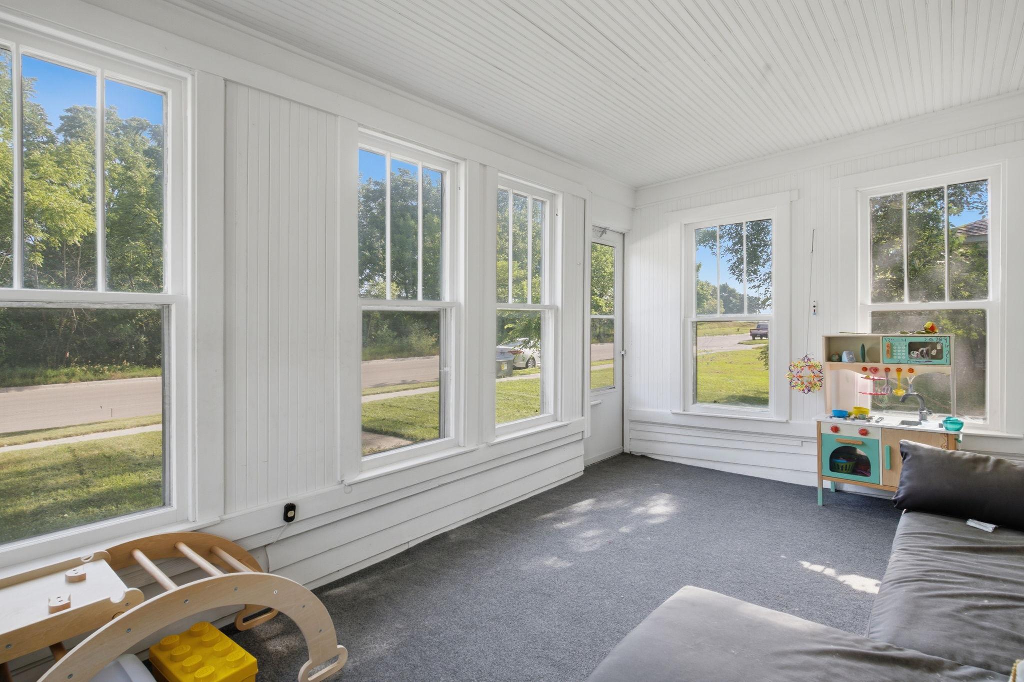 3rd image of 1223 Litchfield Ave Sw, Willmar, MN 56201 | MLS# 7108996