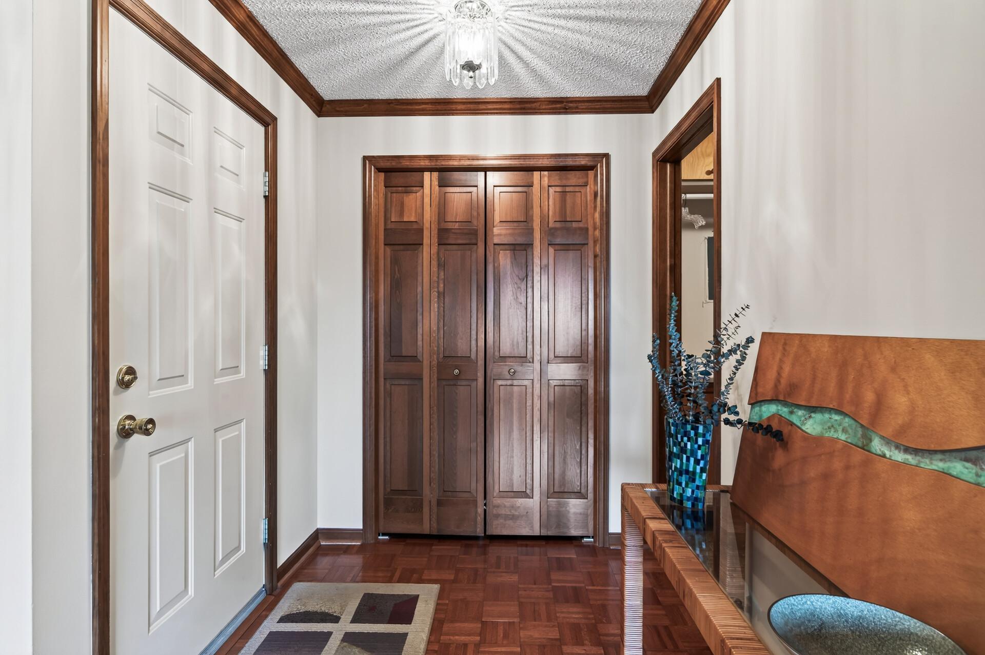 3rd image of 4248 Oakmede Ln, White Bear Lake, MN 55110