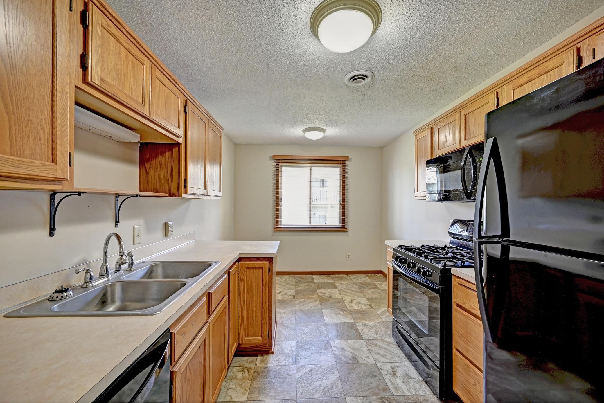 4th image of 6240 Magda Dr #D, Maple Grove, MN 55369 | MLS# 7109053