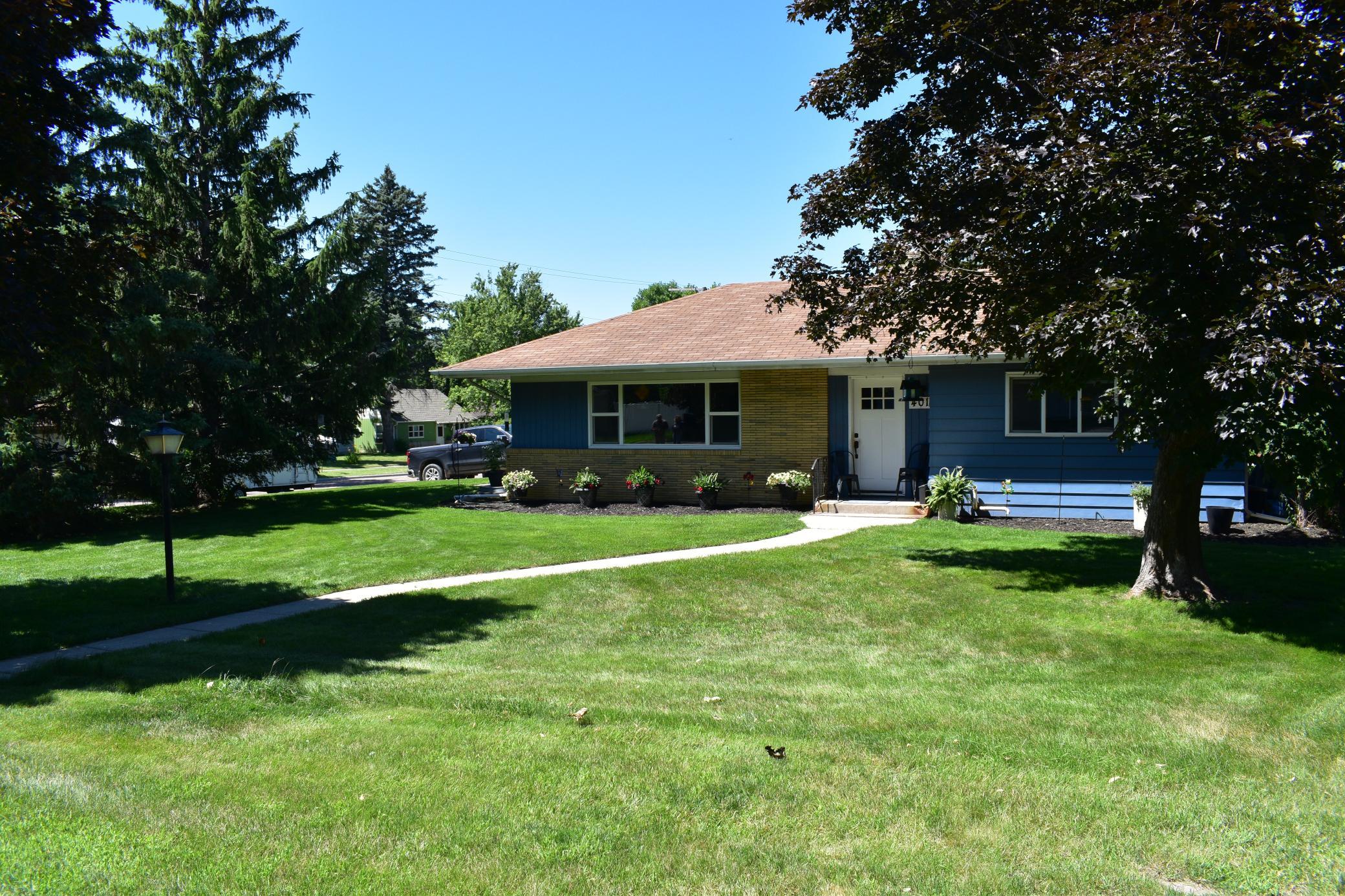 2nd image of 401 N Burlington Ave, Fergus Falls, MN 56537 | MLS# 7109133