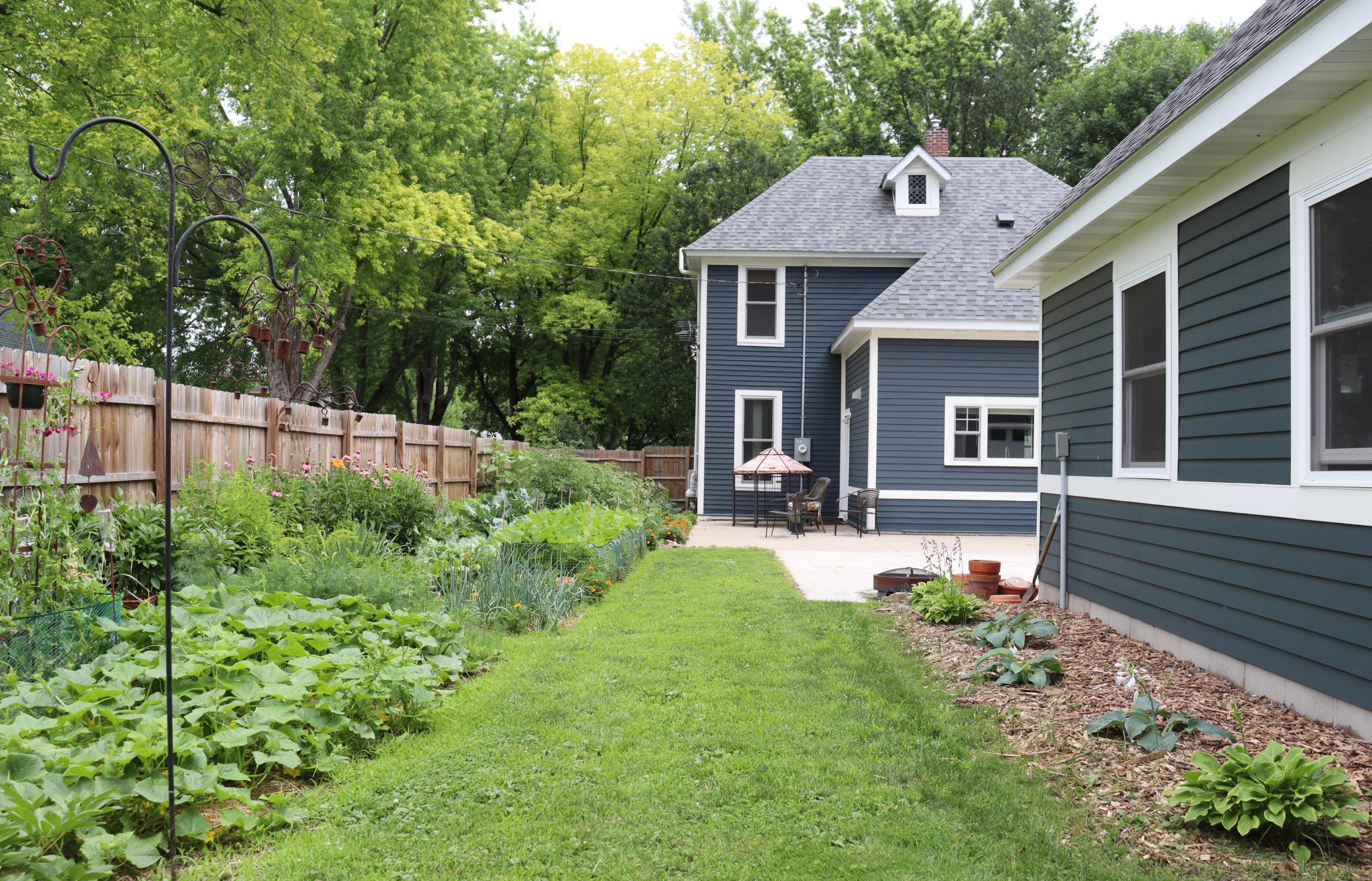 3rd image of 408 N 6Th St, Henderson, MN 56044 | MLS# 7109151