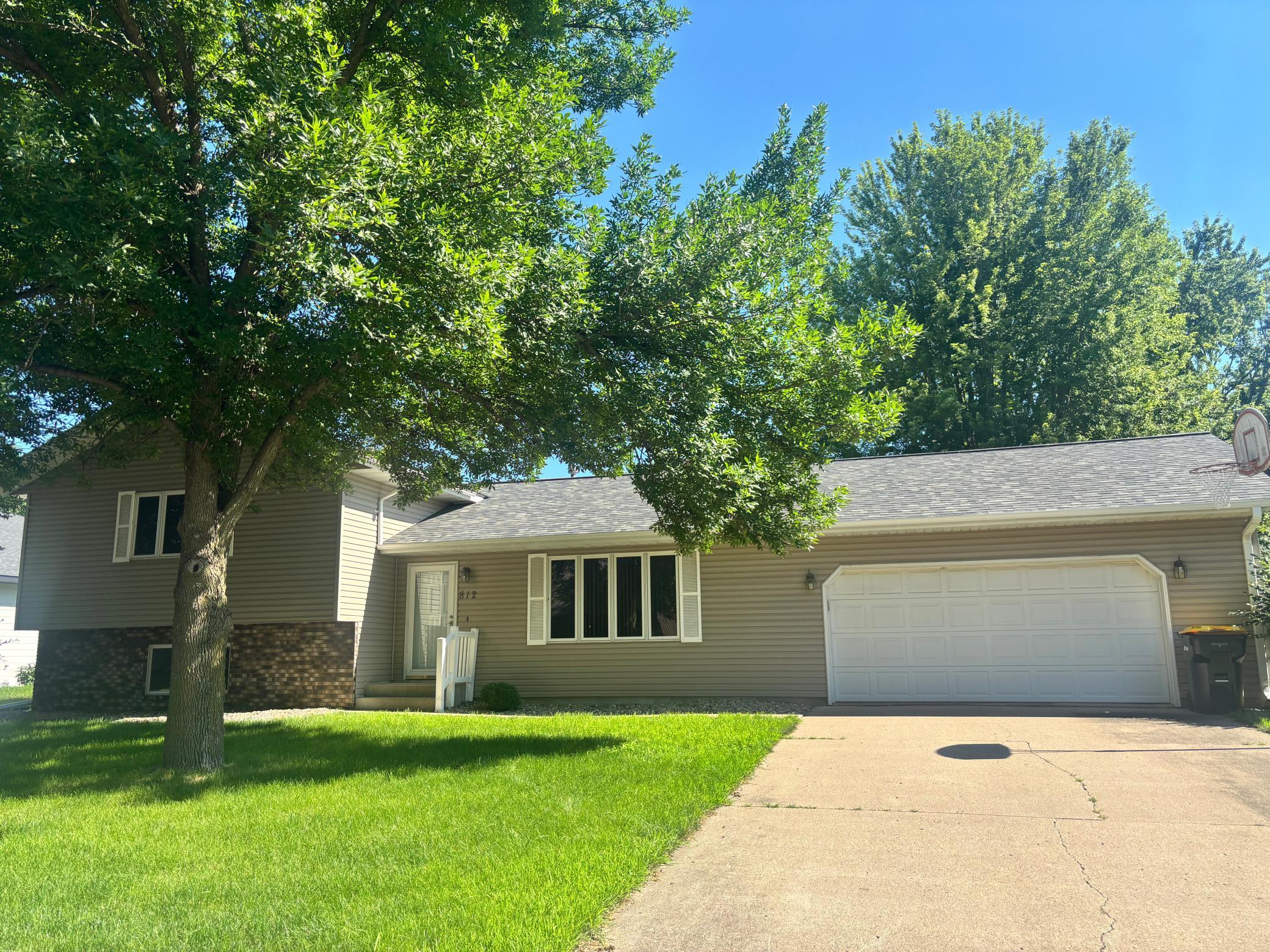 Homes for sale in Redwood Falls, MN | 812 E Oak St, Redwood Falls, MN 56283 | MLS# 7109157