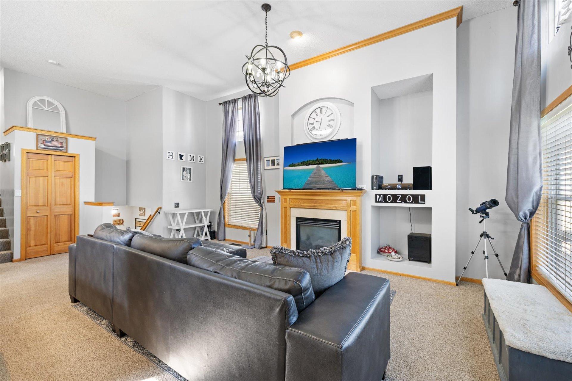 2nd image of 10154 Country Club Curv, Saint Paul, MN 55129 | MLS# 7109207