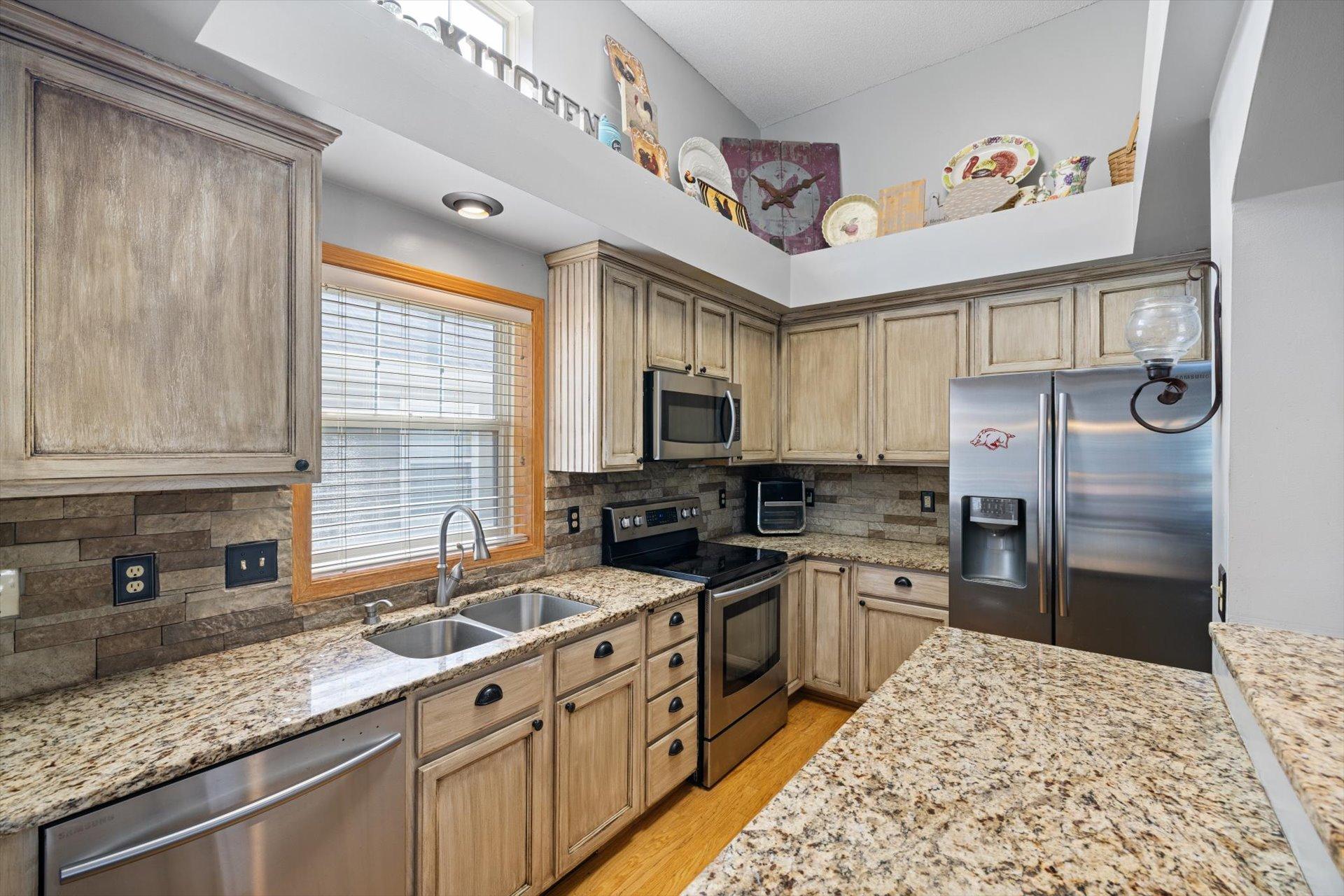 3rd image of 10154 Country Club Curv, Saint Paul, MN 55129 | MLS# 7109207