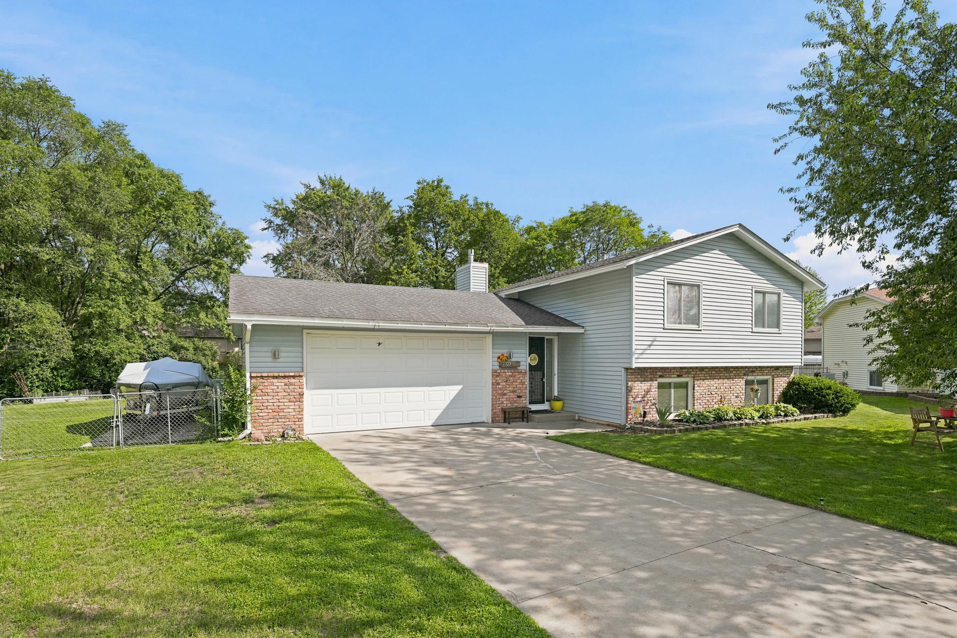 1st image of 7327 74th Wy N, Brooklyn Park, MN 55428 | MLS# 7109223