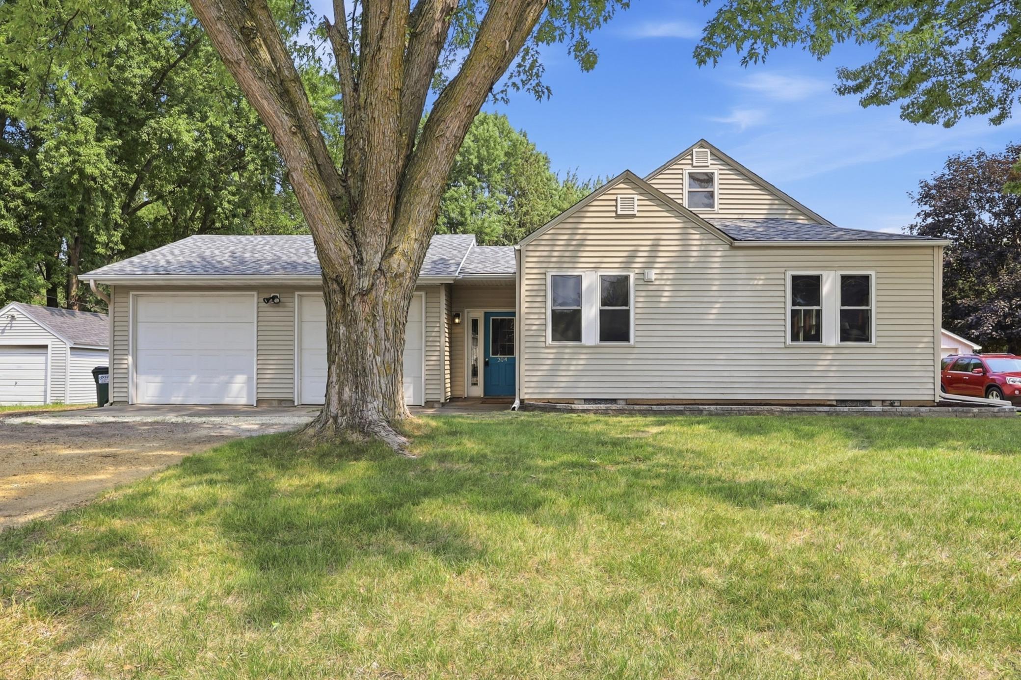 1st image of 204 3rd Ave Ne, Lonsdale, MN 55046 | MLS# 7109224