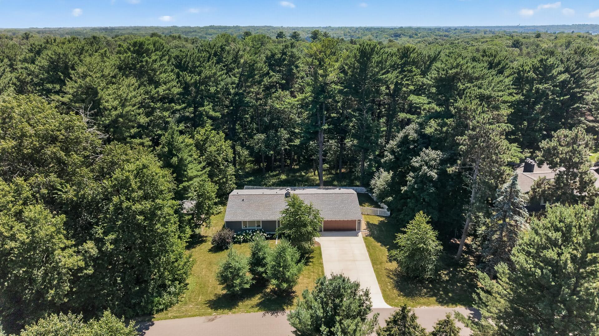 1st image of 13 Overlook Rd, Saint Paul, MN 55110 | MLS# 7109278