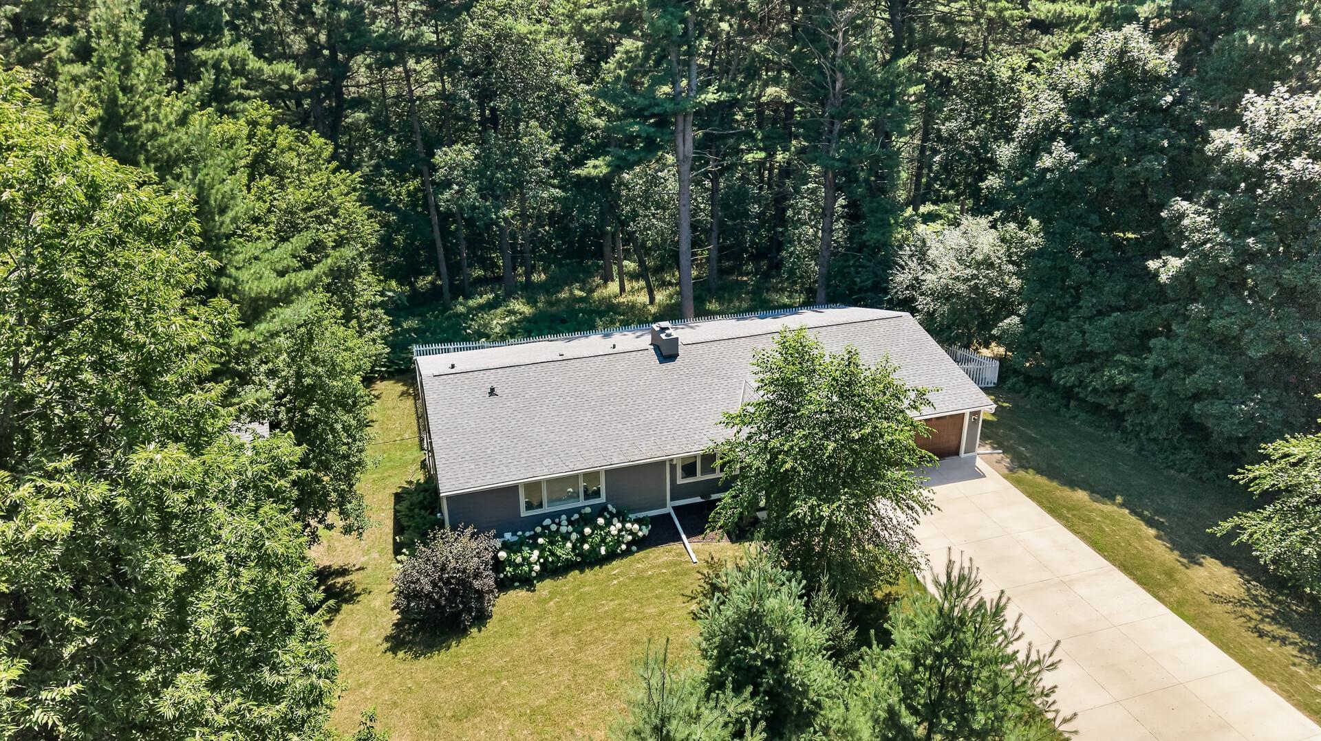 3rd image of 13 Overlook Rd, Saint Paul, MN 55110 | MLS# 7109278