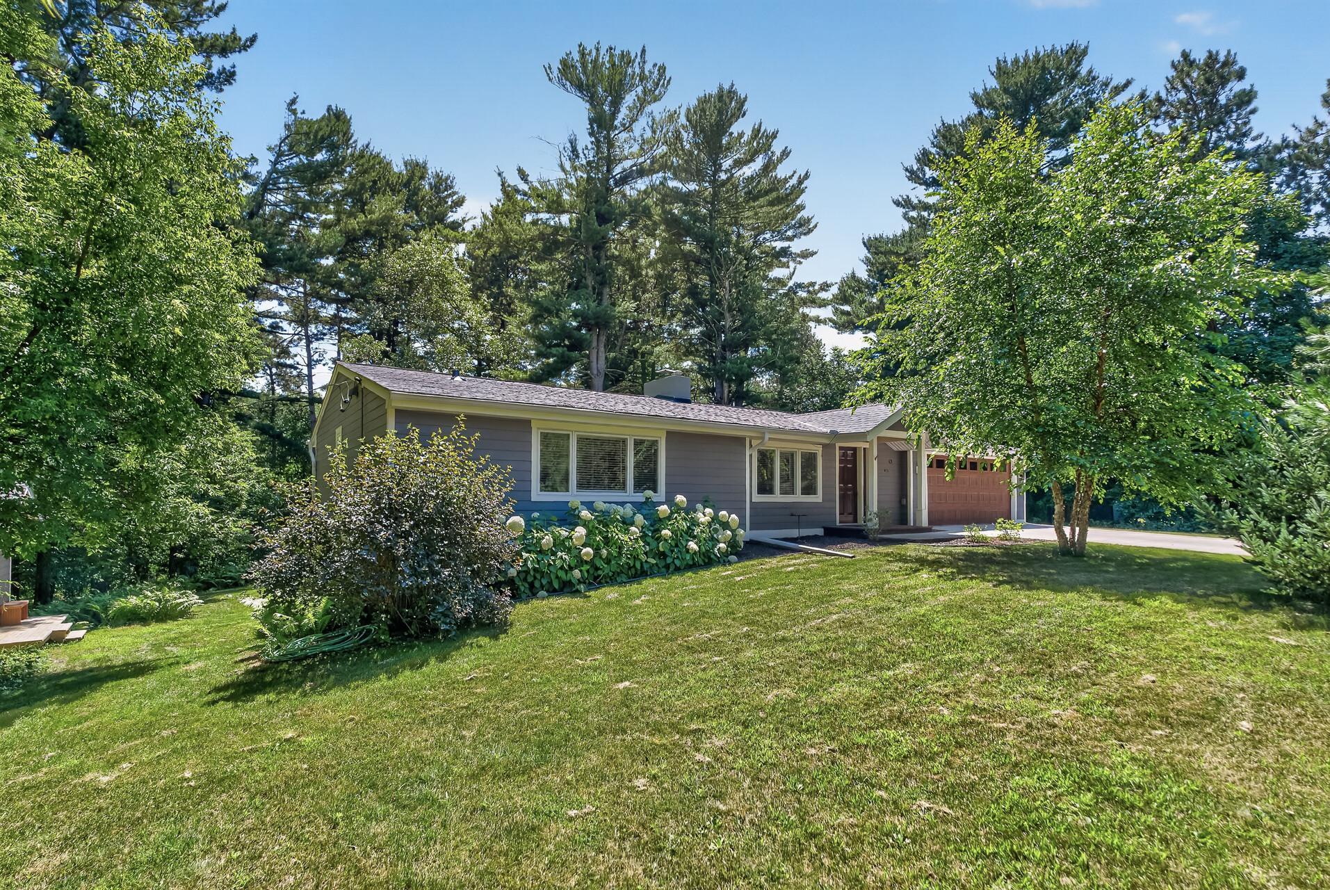 4th image of 13 Overlook Rd, Saint Paul, MN 55110 | MLS# 7109278