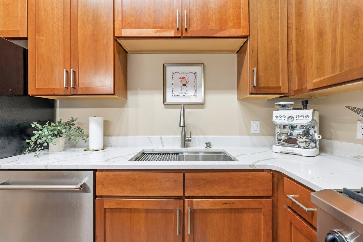 5th image of 370 Marshall Ave, St. Paul, MN 55102