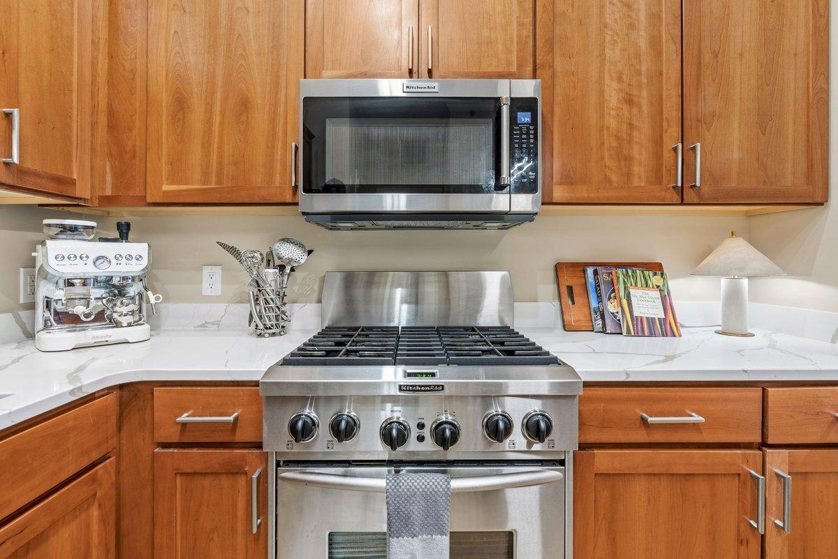 4th image of 370 Marshall Ave, St. Paul, MN 55102