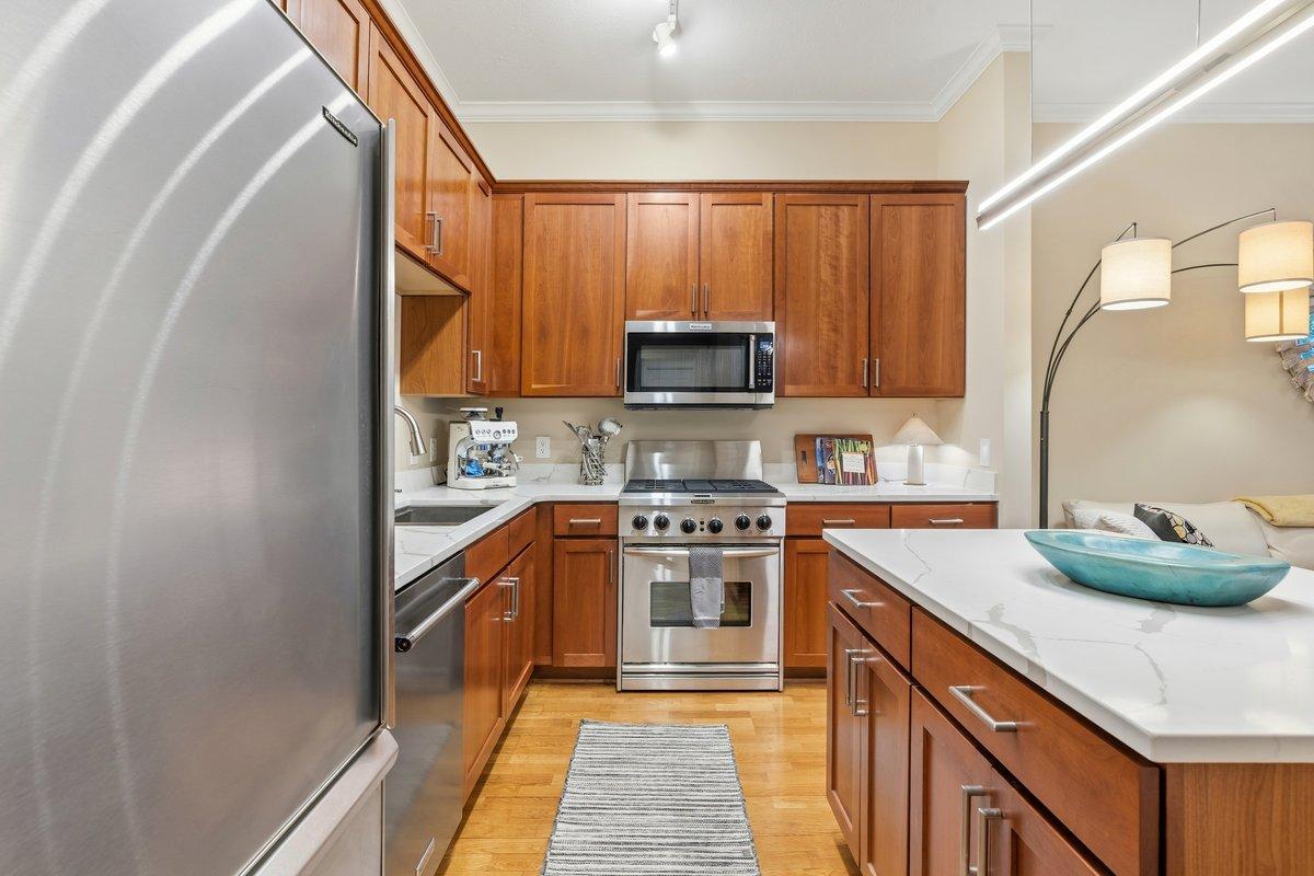 2nd image of 370 Marshall Ave #102, Saint Paul, MN 55102 | MLS# 7109338
