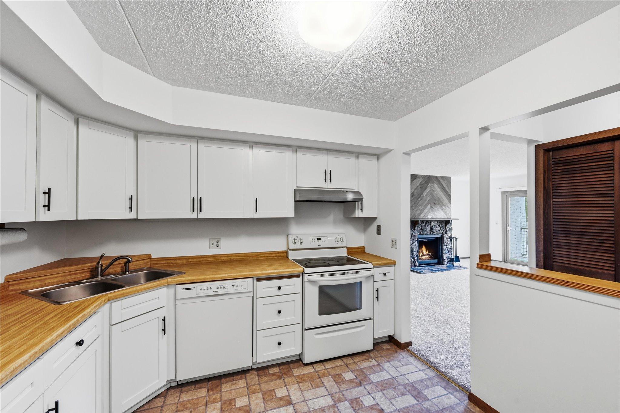 3rd image of 2455 Londin Ln E #417, Saint Paul, MN 55119 | MLS# 7109367