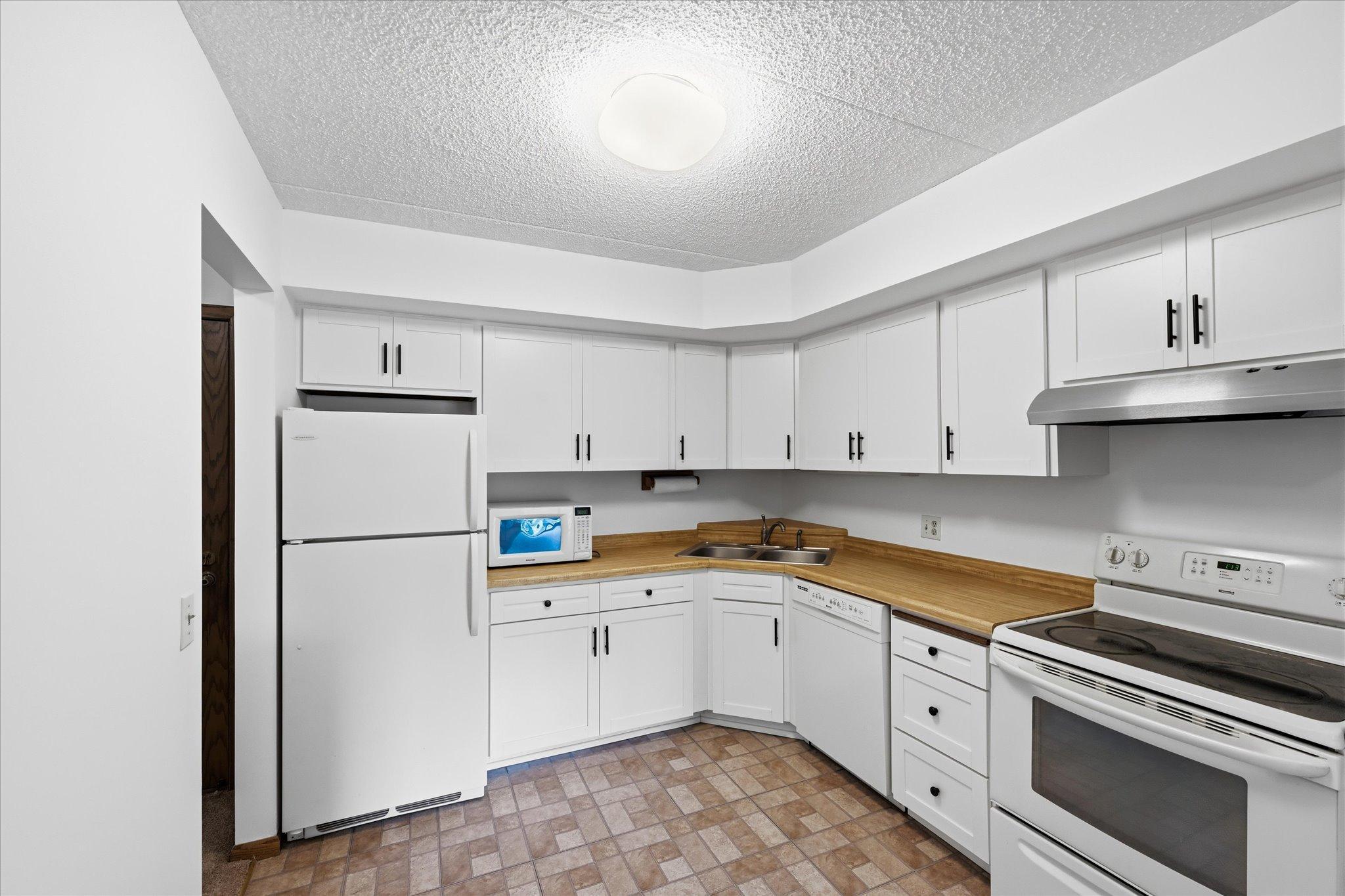 1st image of 2455 Londin Ln E #417, Saint Paul, MN 55119 | MLS# 7109367