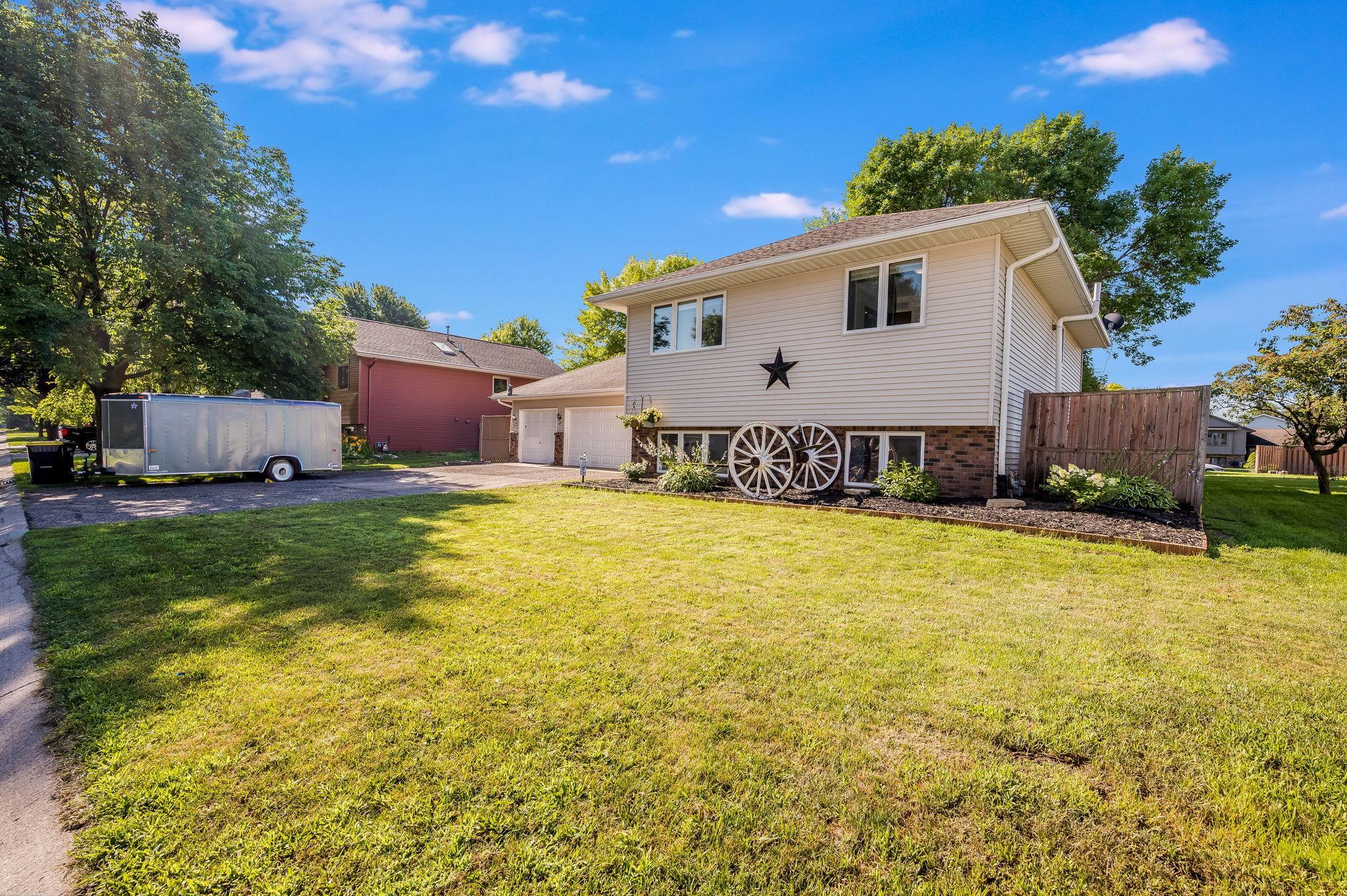 2nd image of 1735 Orchid Dr N, North Mankato, MN 56003 | MLS# 7109503