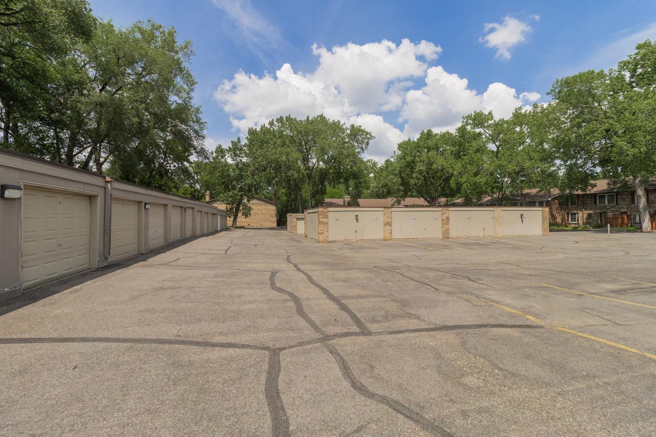 2nd image of 4648 Cedar Lake Rd S, Saint Louis Park, MN 55416