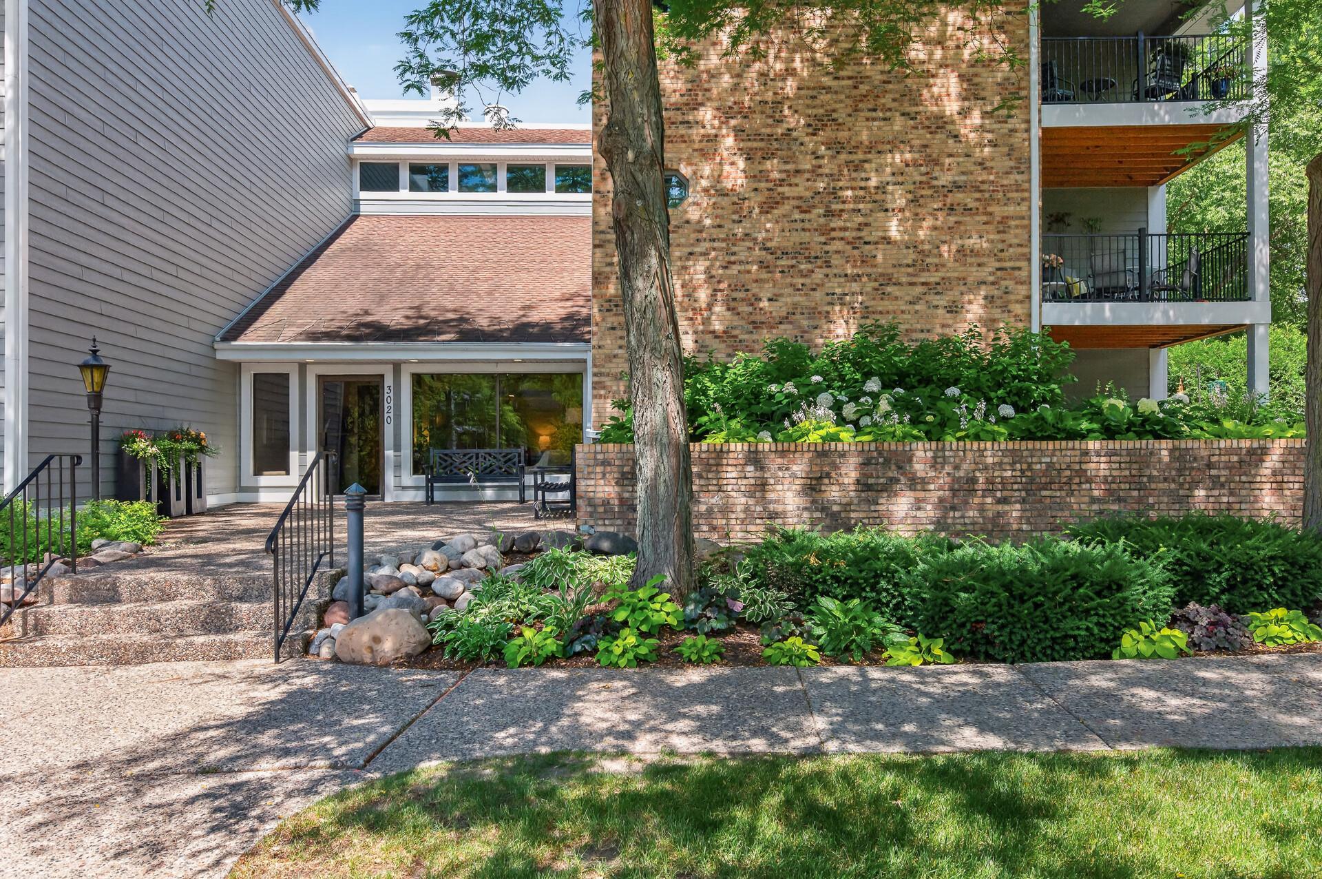 Homes for sale in Hopkins, MN | 3020 Saint Albans Mill Rd #205, Hopkins, MN 55305 | MLS# 7109608