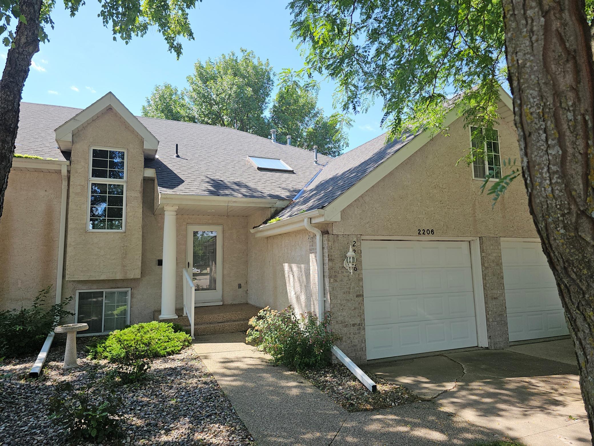 1st image of 2206 10th Ave Se, Willmar, MN 56201 | MLS# 7109794