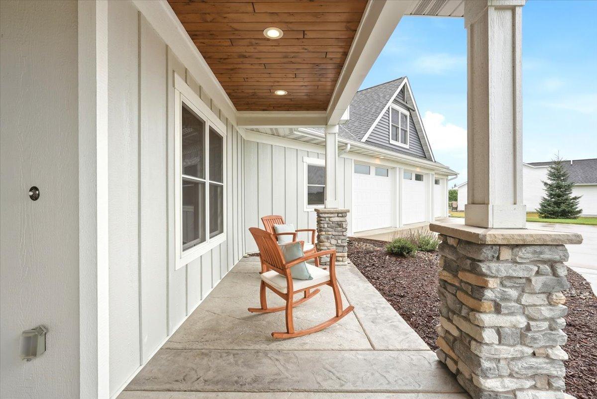 2nd image of 984 152nd Ave, New Richmond, WI 54017 | MLS# 7109814