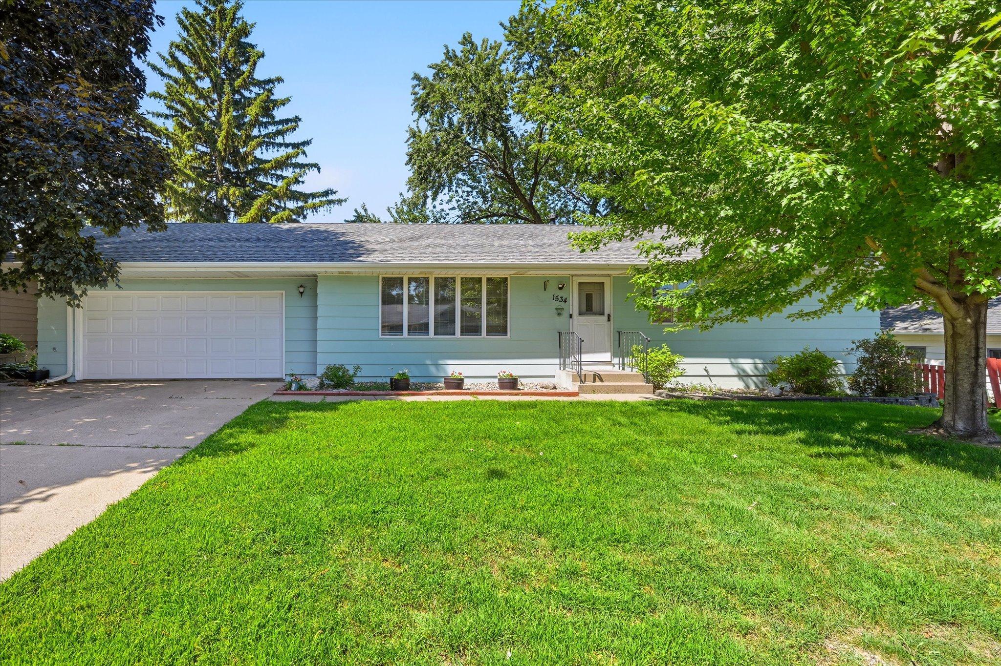 Homes for sale in New Brighton, MN | 1534 17th St Nw, New Brighton, MN 55112 | MLS# 7109894