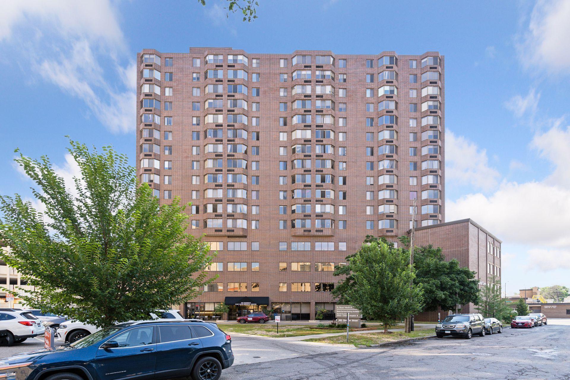 2nd image of 291 7th St W, Saint Paul, MN 55102