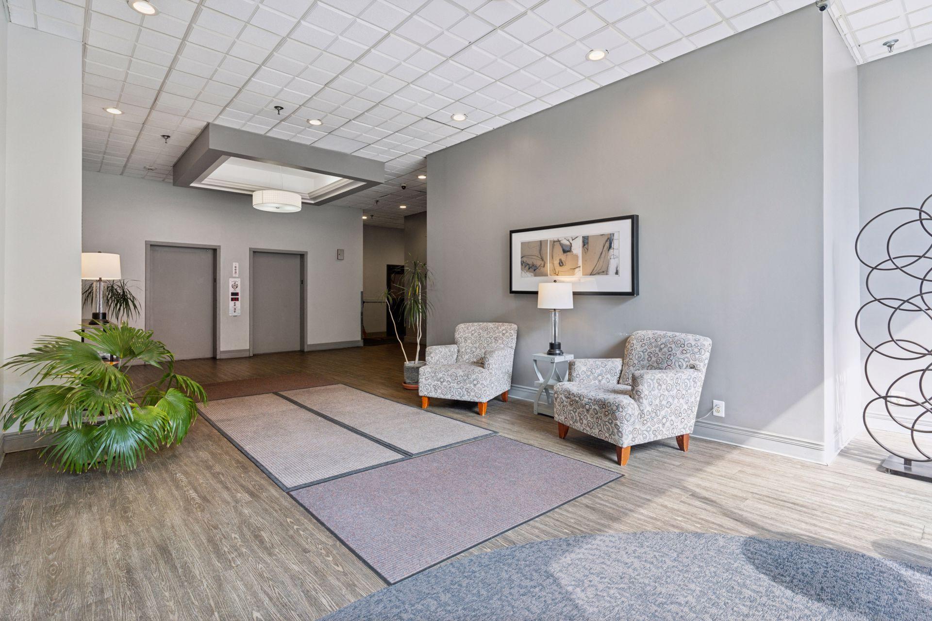 4th image of 291 7th St W, St. Paul, MN 55102