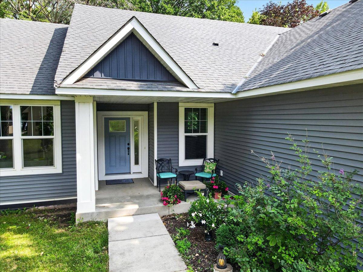 1st image of 3129 Vale Cir Sw, Prior Lake, MN 55372 | MLS# 7109950