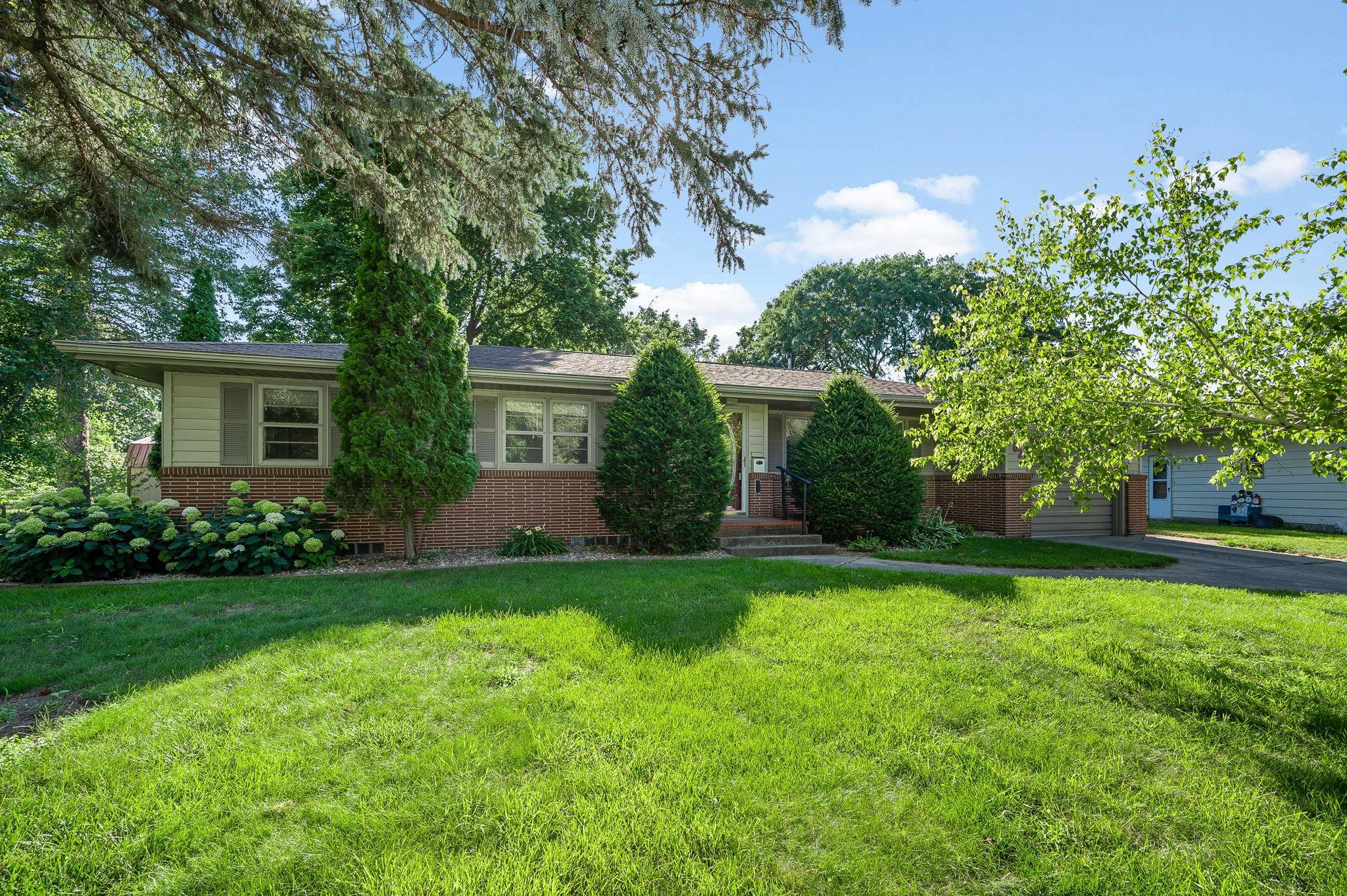 1st image of 1024 Holden Pl, Fairmont, MN 56031 | MLS# 7109960