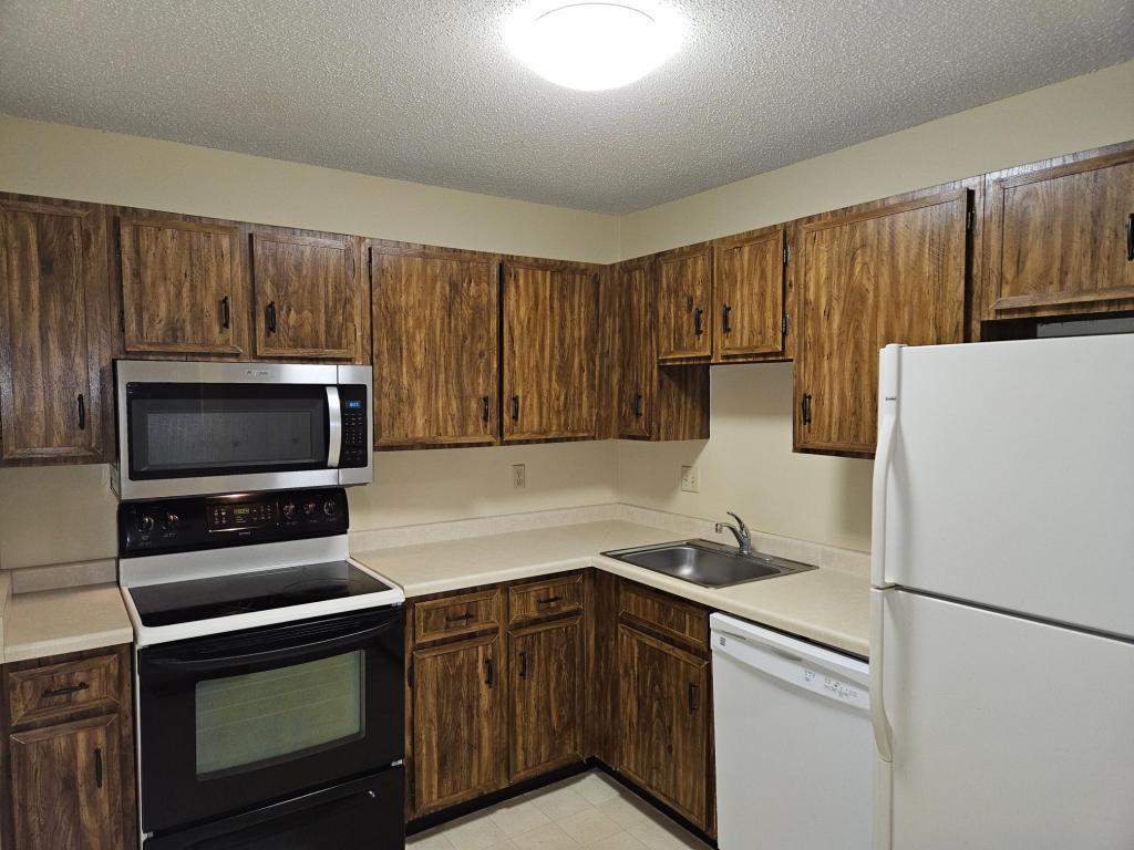 2nd image of 1855 Silver Bell Rd #314, Saint Paul, MN 55122 | MLS# 7109978